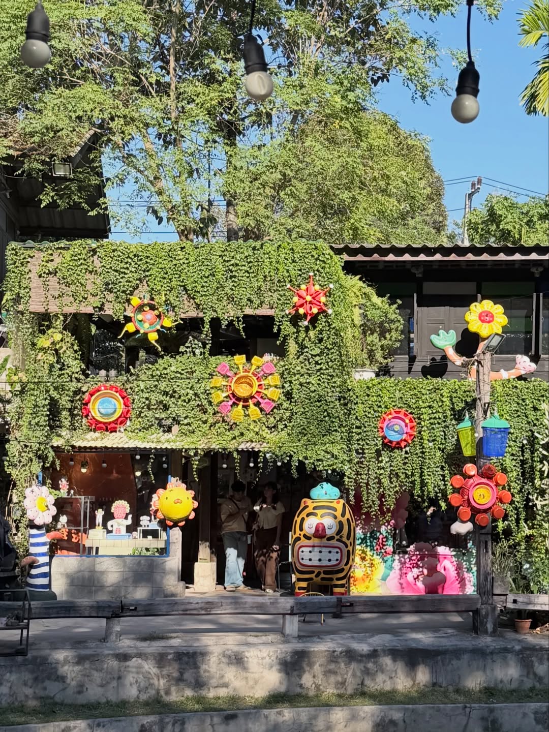 บัว - นลินทิพย์ สกุลอ่องอำไพ