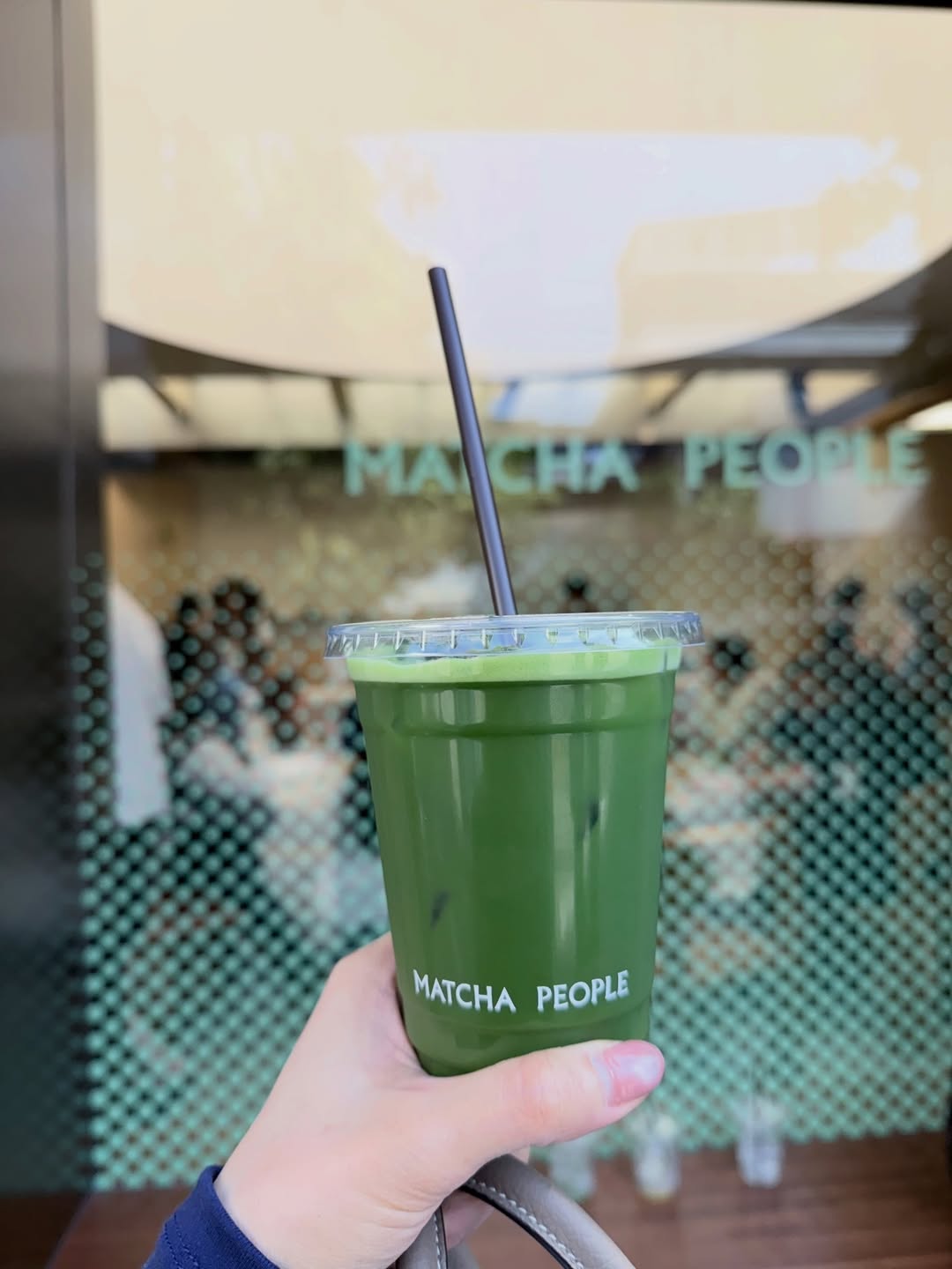 บัว - นลินทิพย์ สกุลอ่องอำไพ