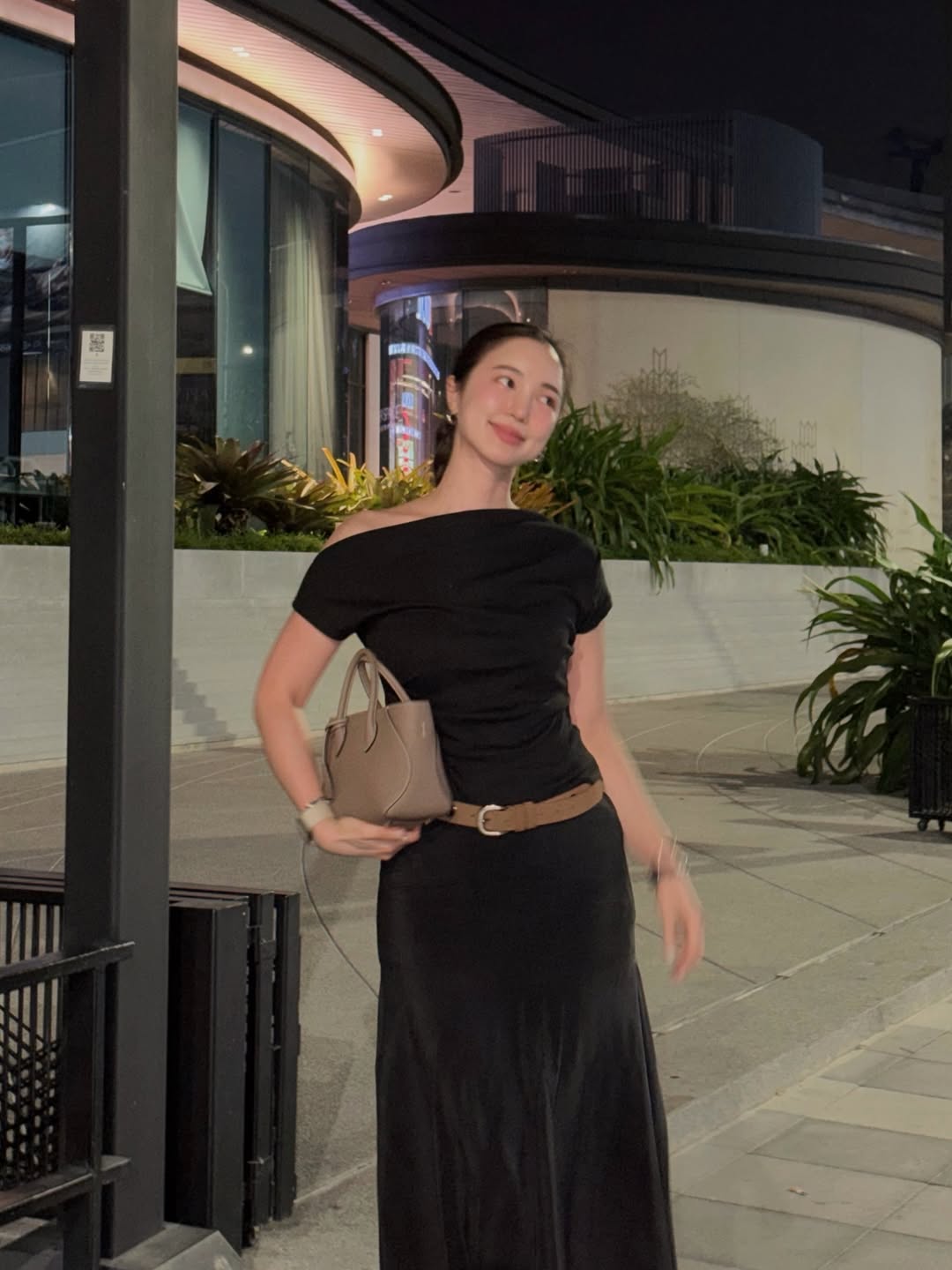 บัว - นลินทิพย์ สกุลอ่องอำไพ