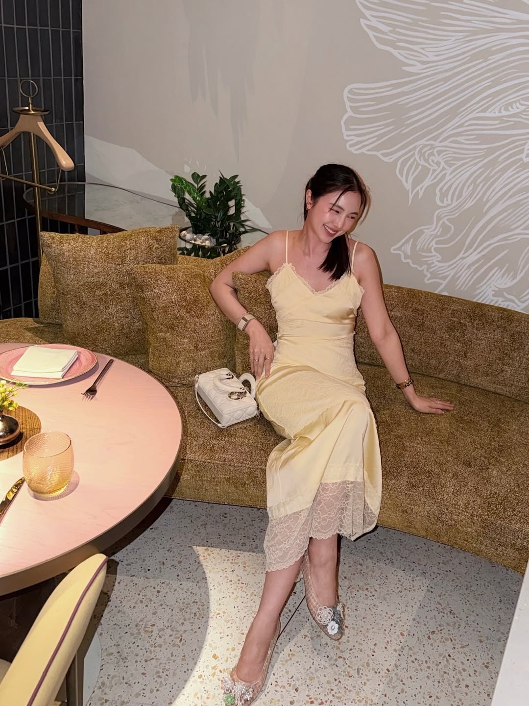 บัว - นลินทิพย์ สกุลอ่องอำไพ