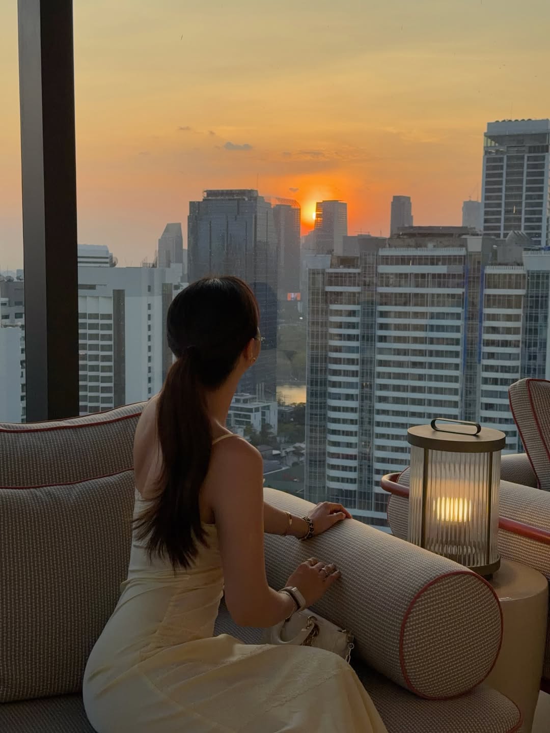 บัว - นลินทิพย์ สกุลอ่องอำไพ