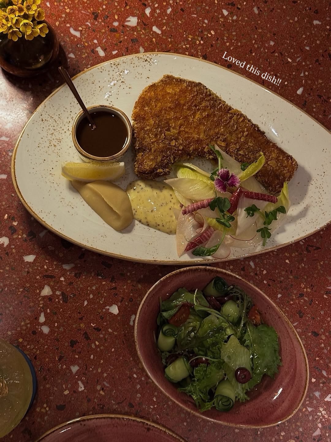 บัว - นลินทิพย์ สกุลอ่องอำไพ