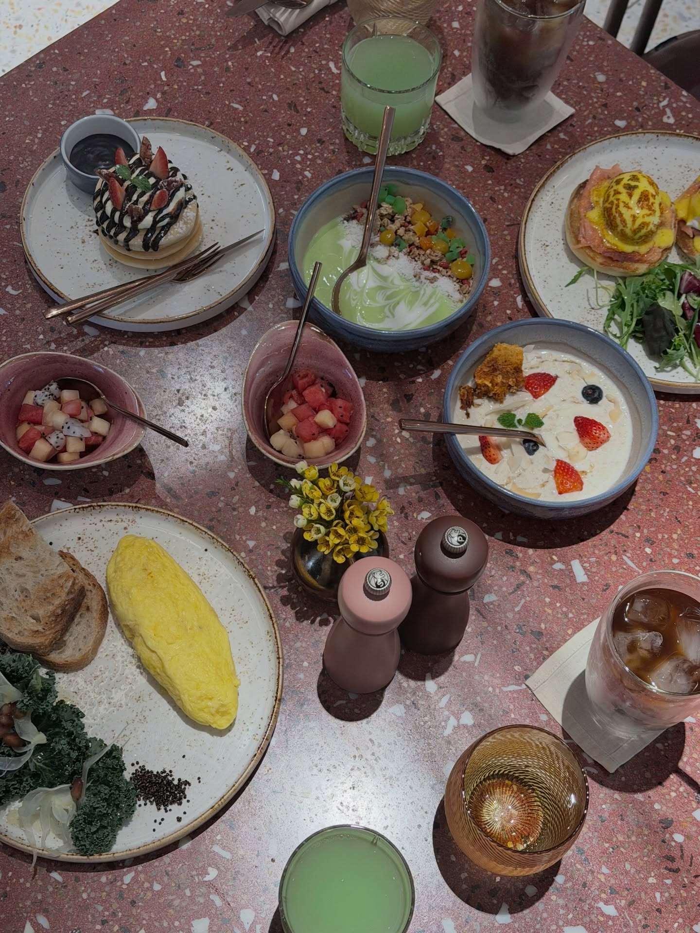 บัว - นลินทิพย์ สกุลอ่องอำไพ