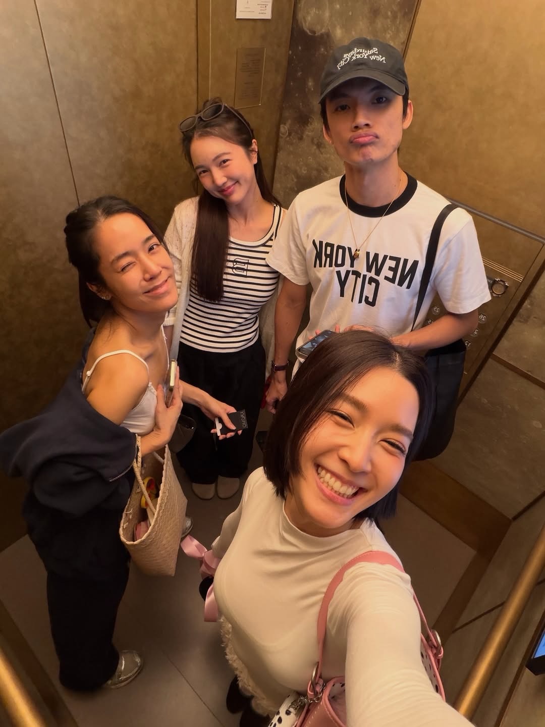 บัว - นลินทิพย์ สกุลอ่องอำไพ