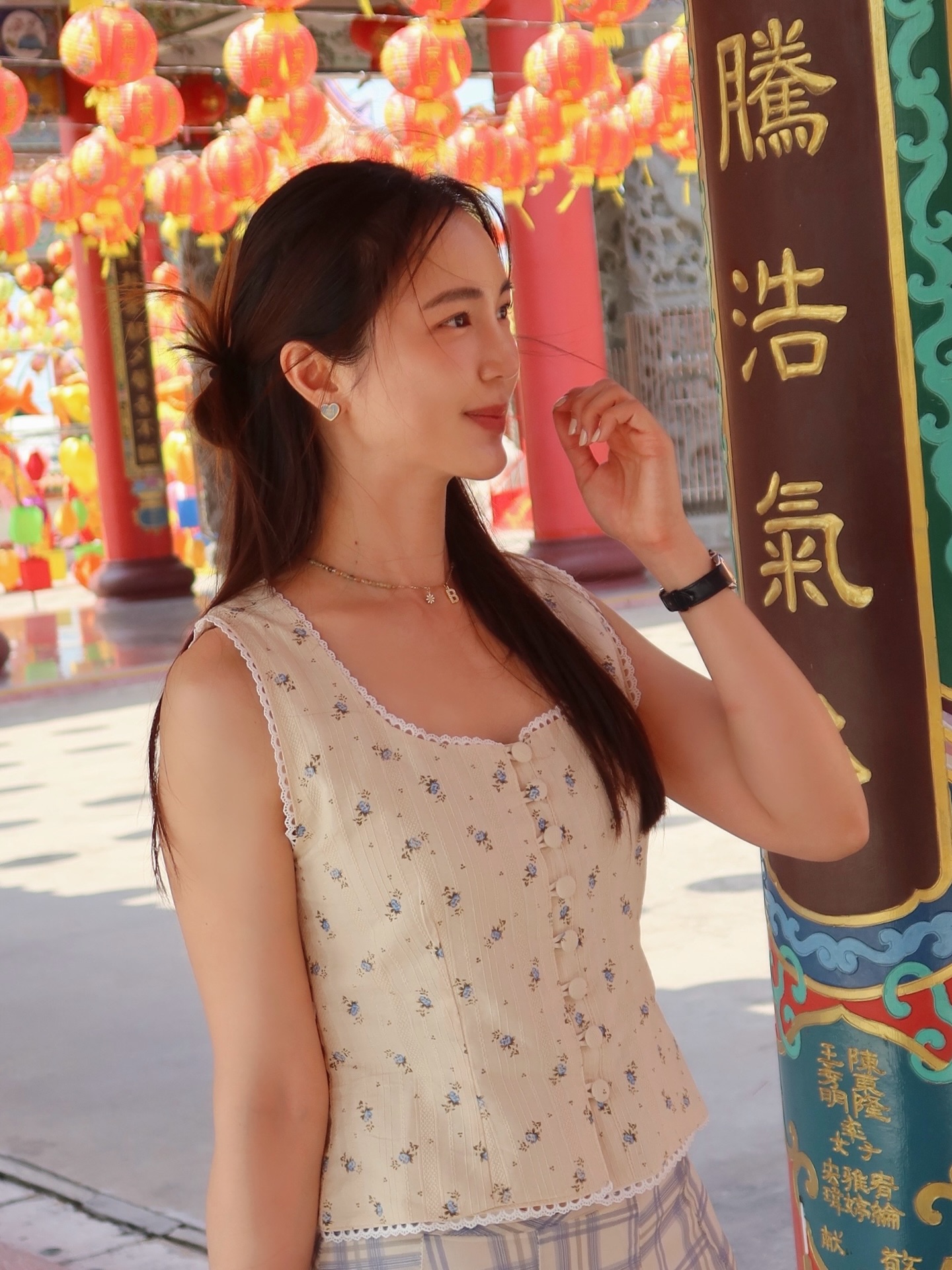 บัว - นลินทิพย์ สกุลอ่องอำไพ