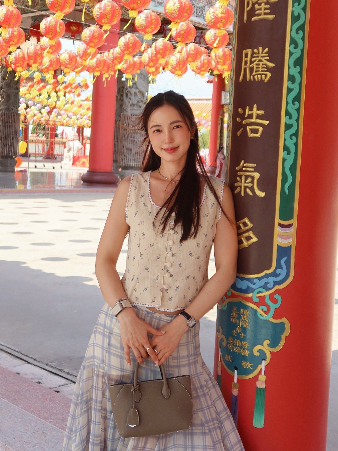 บัว - นลินทิพย์ สกุลอ่องอำไพ