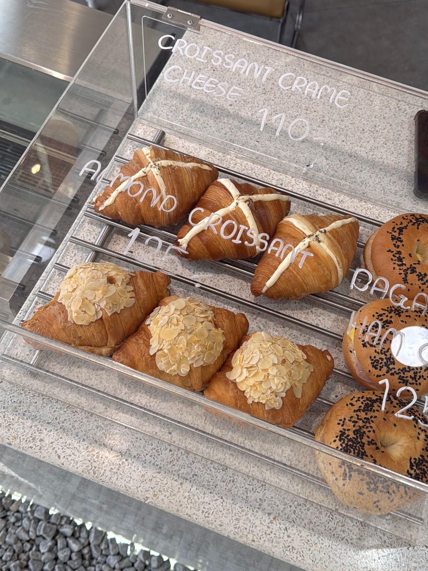 บัว - นลินทิพย์ สกุลอ่องอำไพ