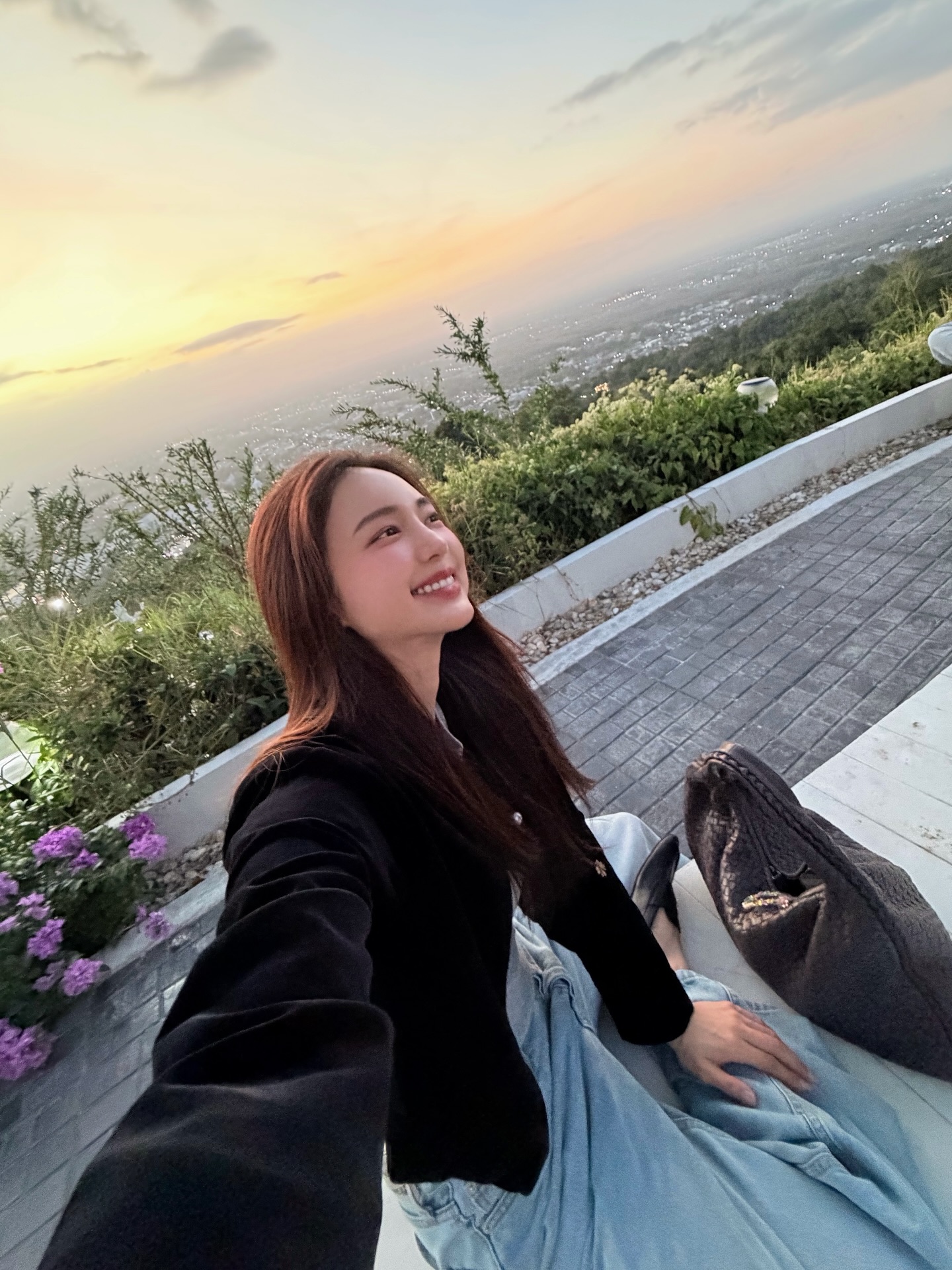 บัว - นลินทิพย์ สกุลอ่องอำไพ