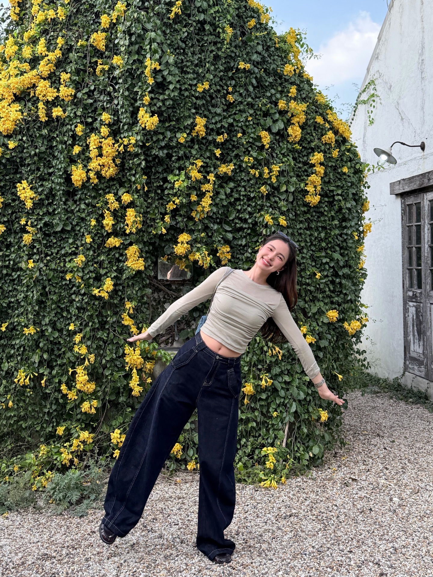 บัว - นลินทิพย์ สกุลอ่องอำไพ