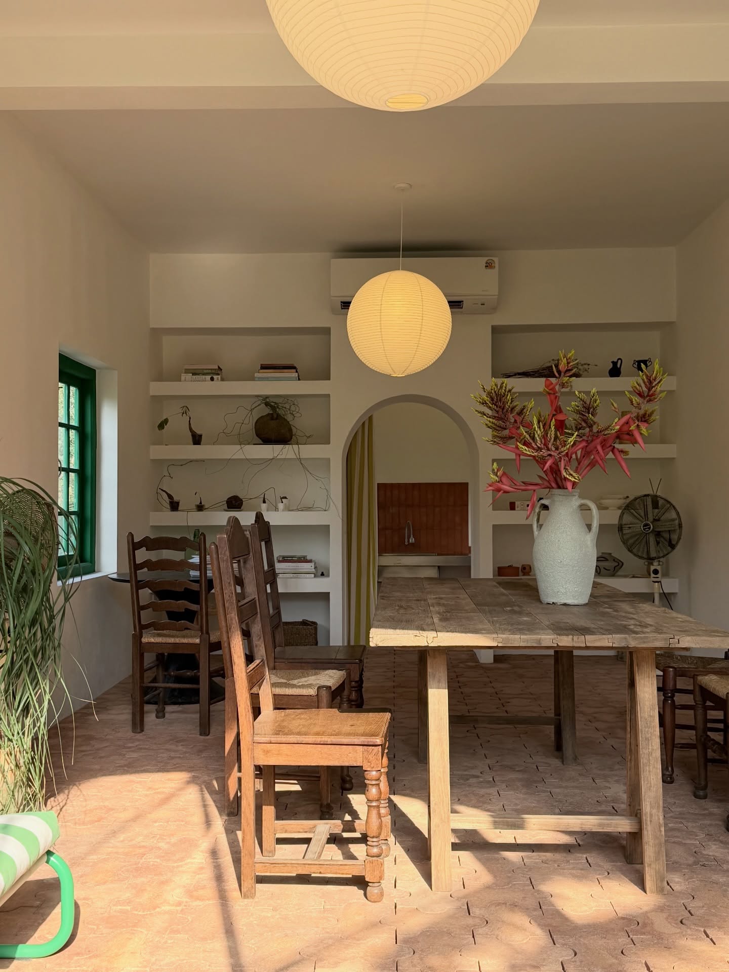 บัว - นลินทิพย์ สกุลอ่องอำไพ