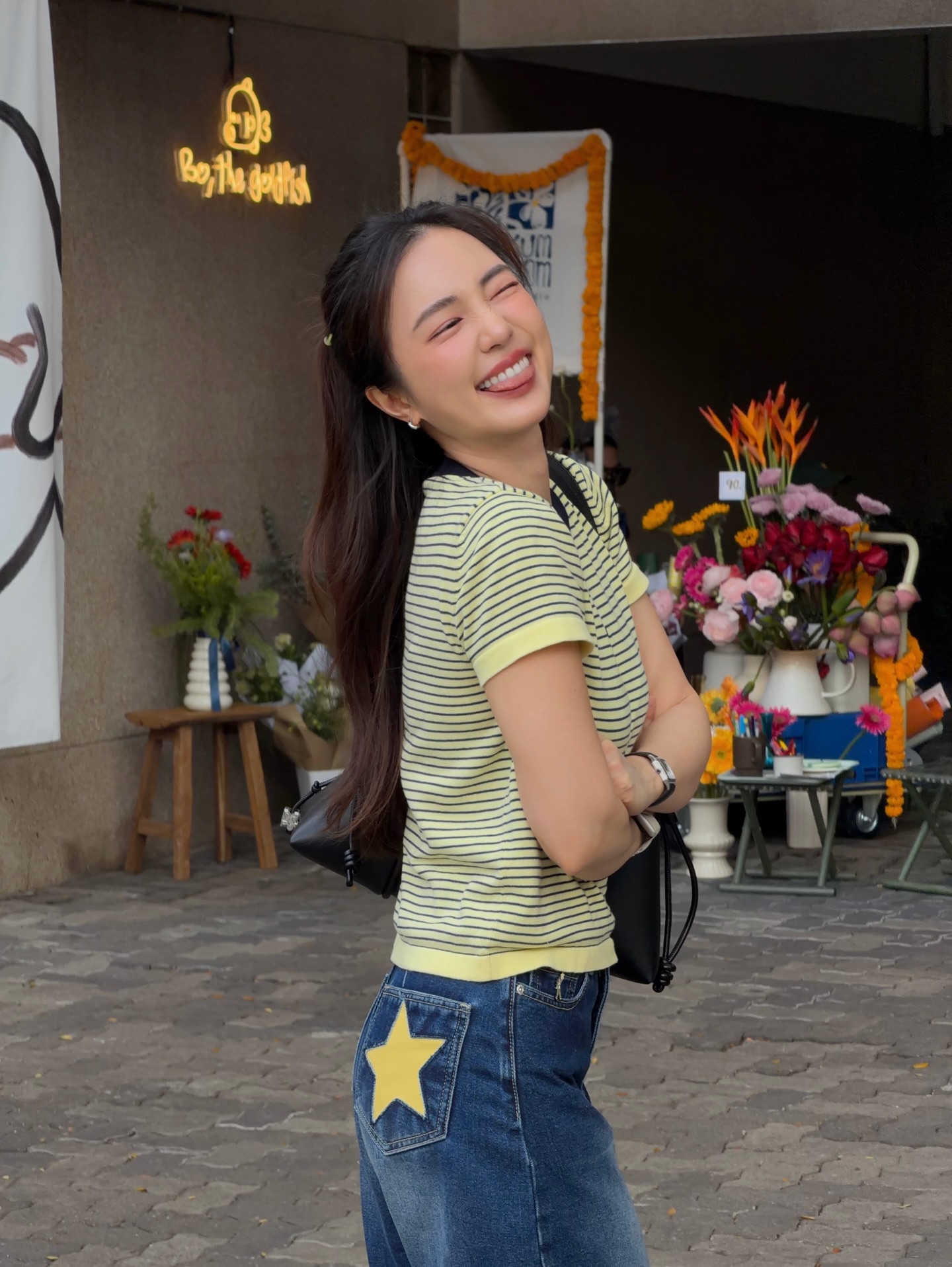 บัว - นลินทิพย์ สกุลอ่องอำไพ