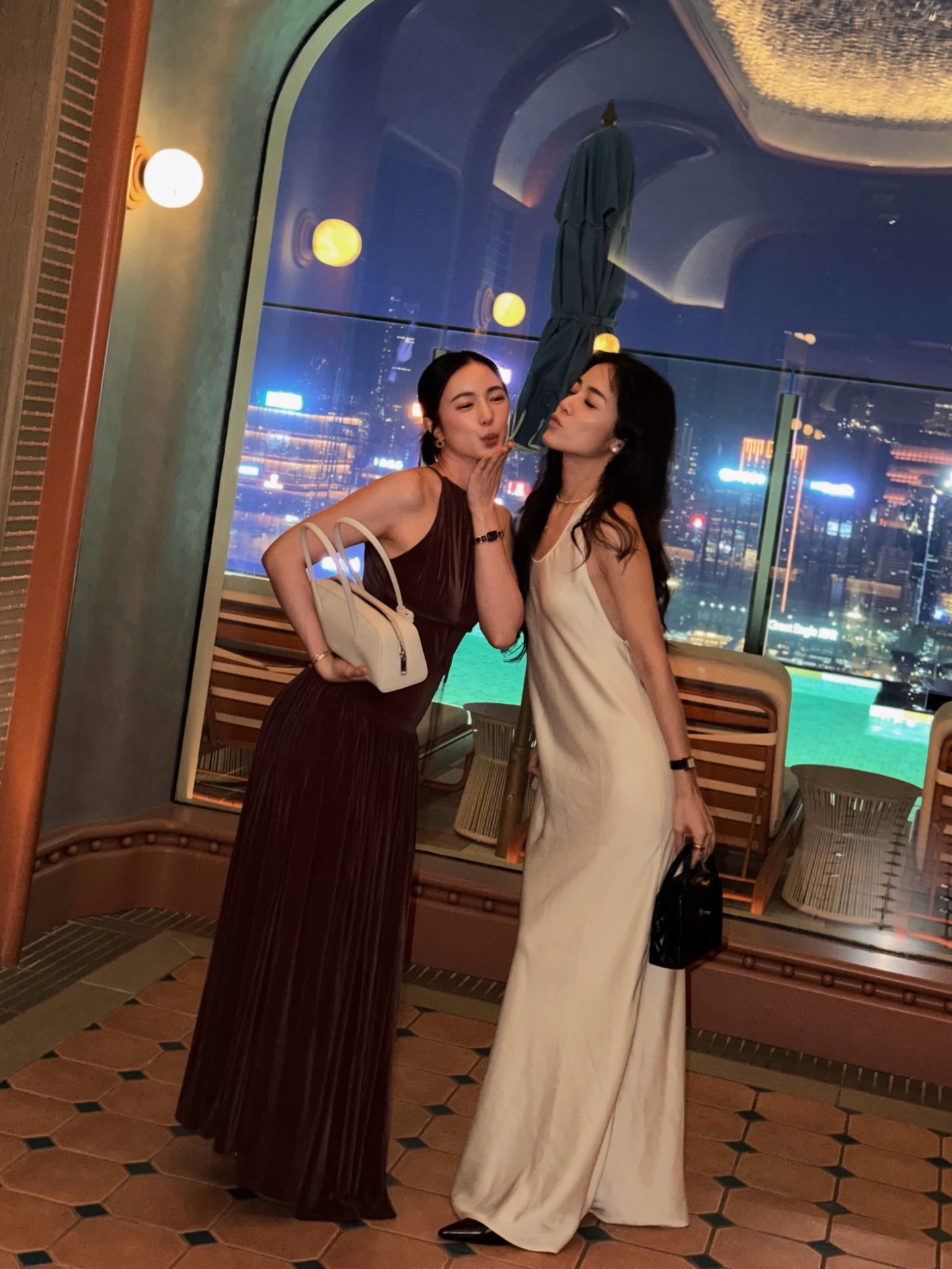 บัว - นลินทิพย์ สกุลอ่องอำไพ