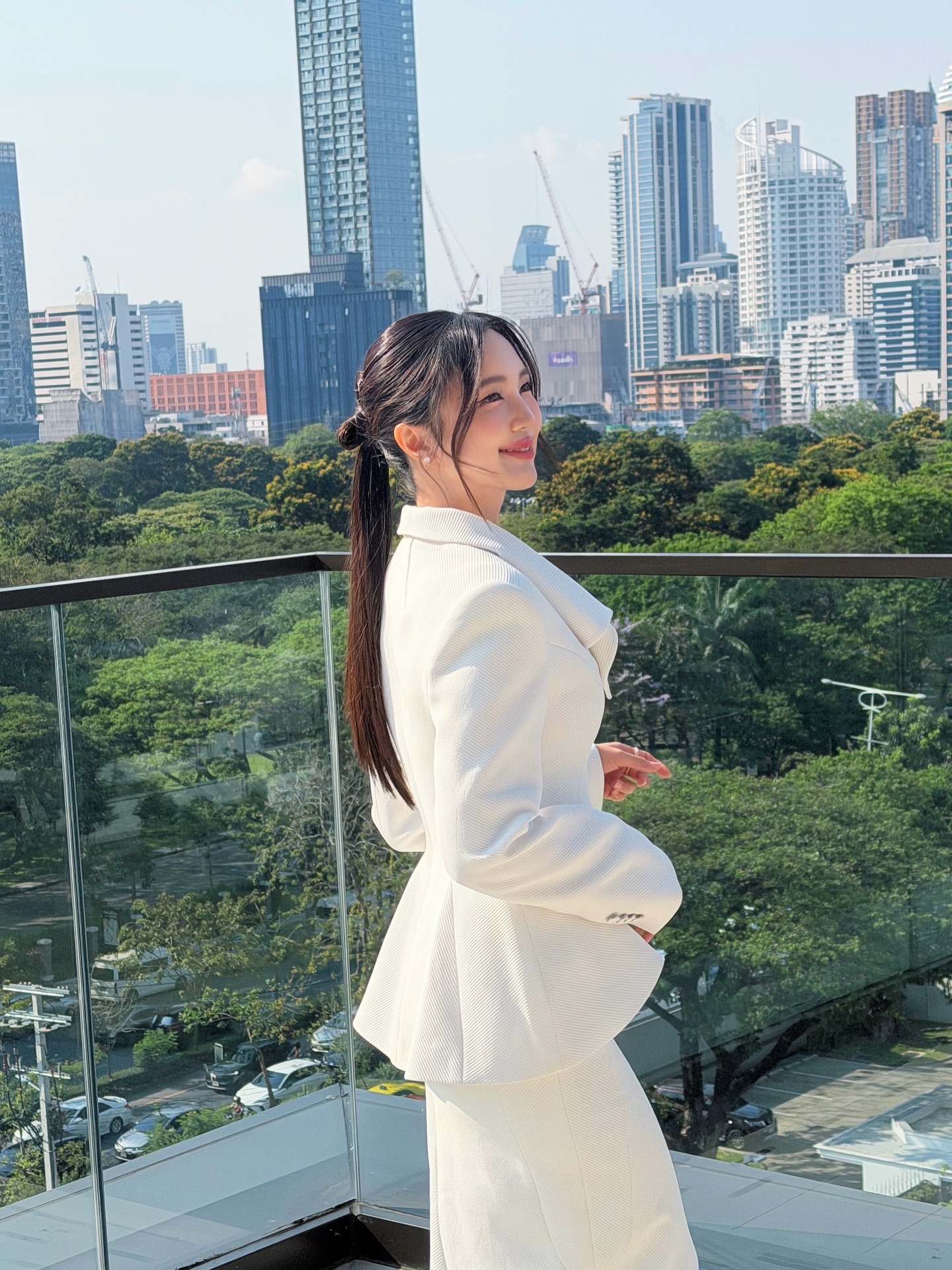 บัว - นลินทิพย์ สกุลอ่องอำไพ