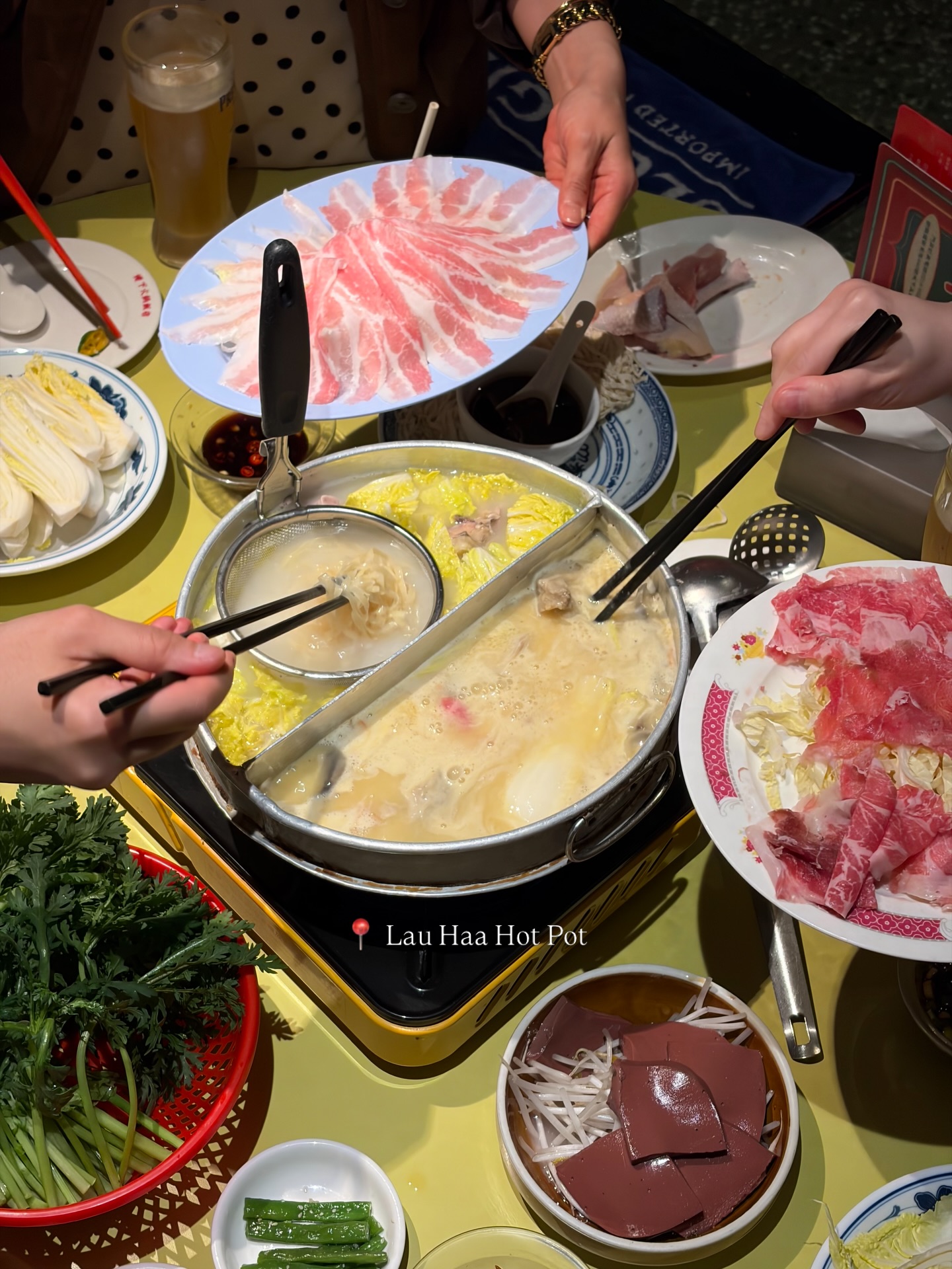 บัว - นลินทิพย์ สกุลอ่องอำไพ