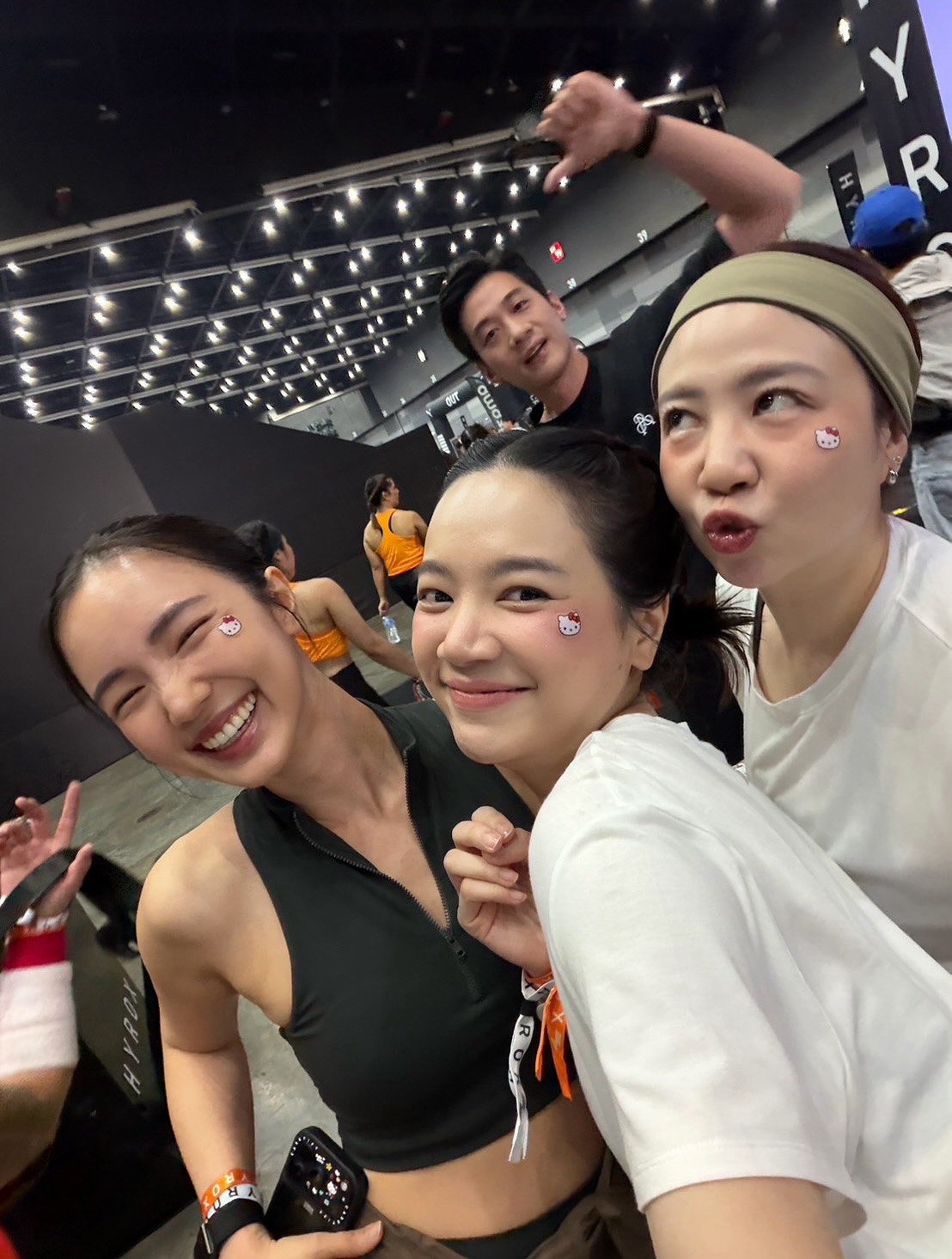 บัว - นลินทิพย์ สกุลอ่องอำไพ