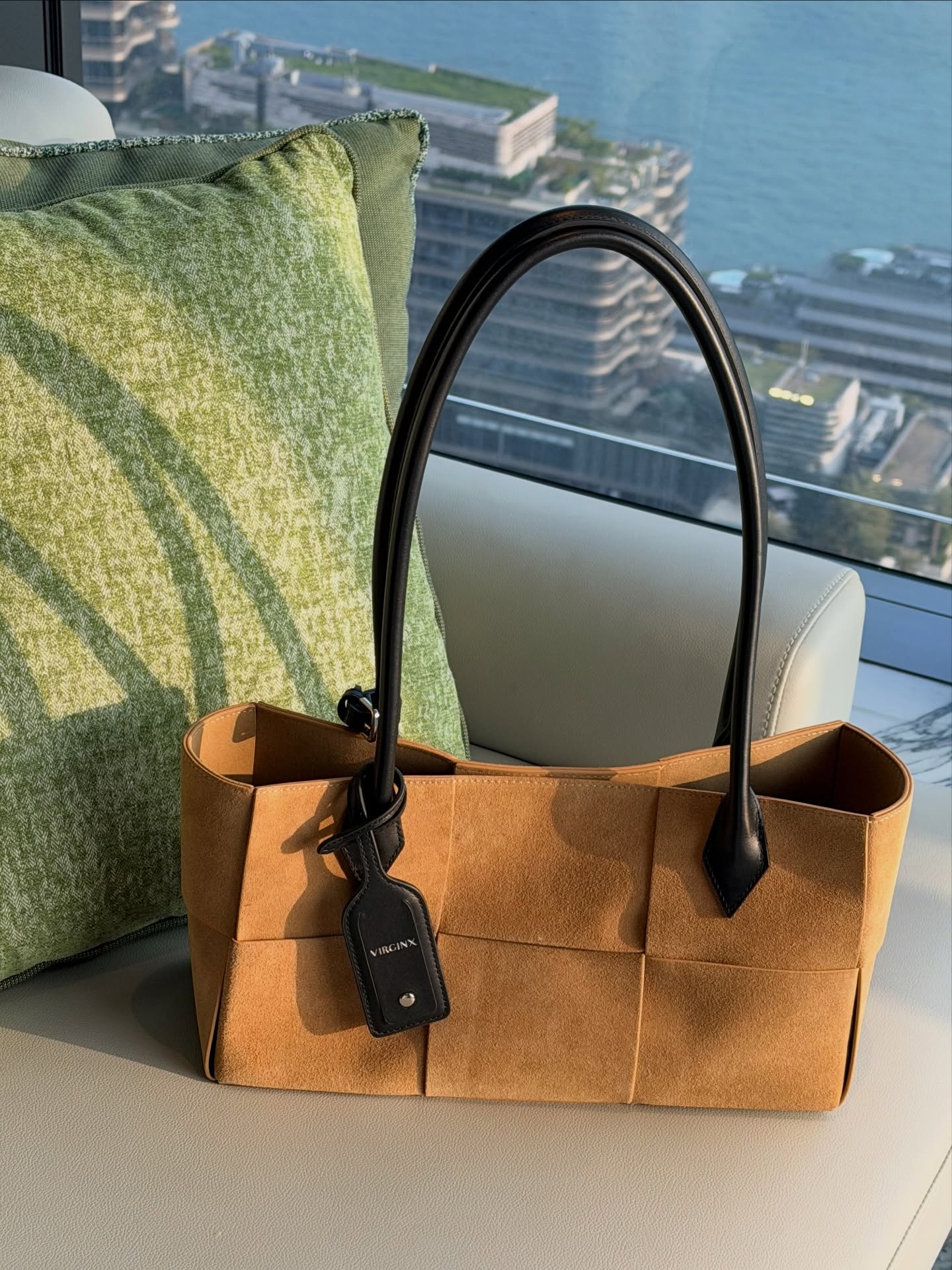 บัว - นลินทิพย์ สกุลอ่องอำไพ