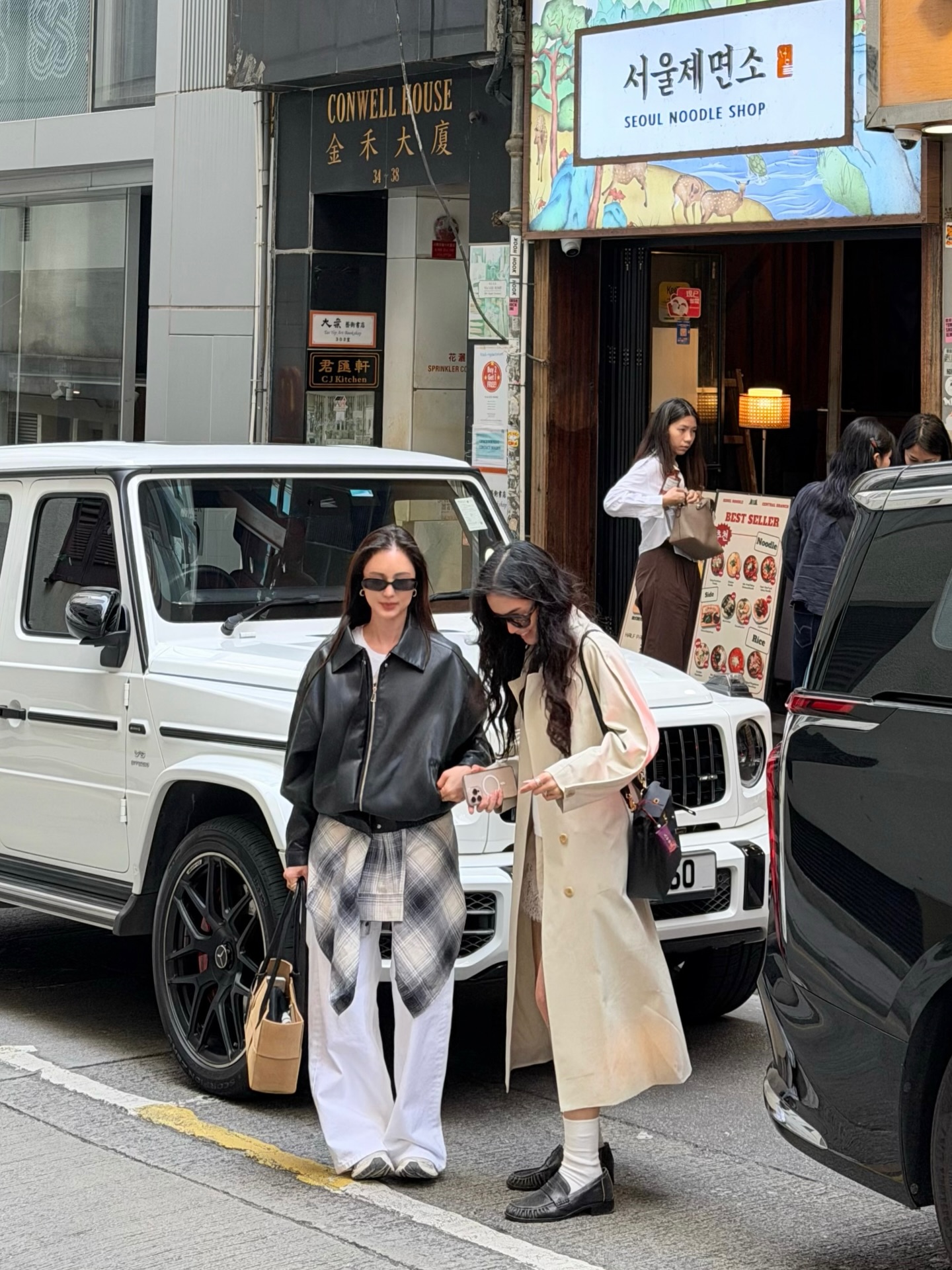 บัว - นลินทิพย์ สกุลอ่องอำไพ