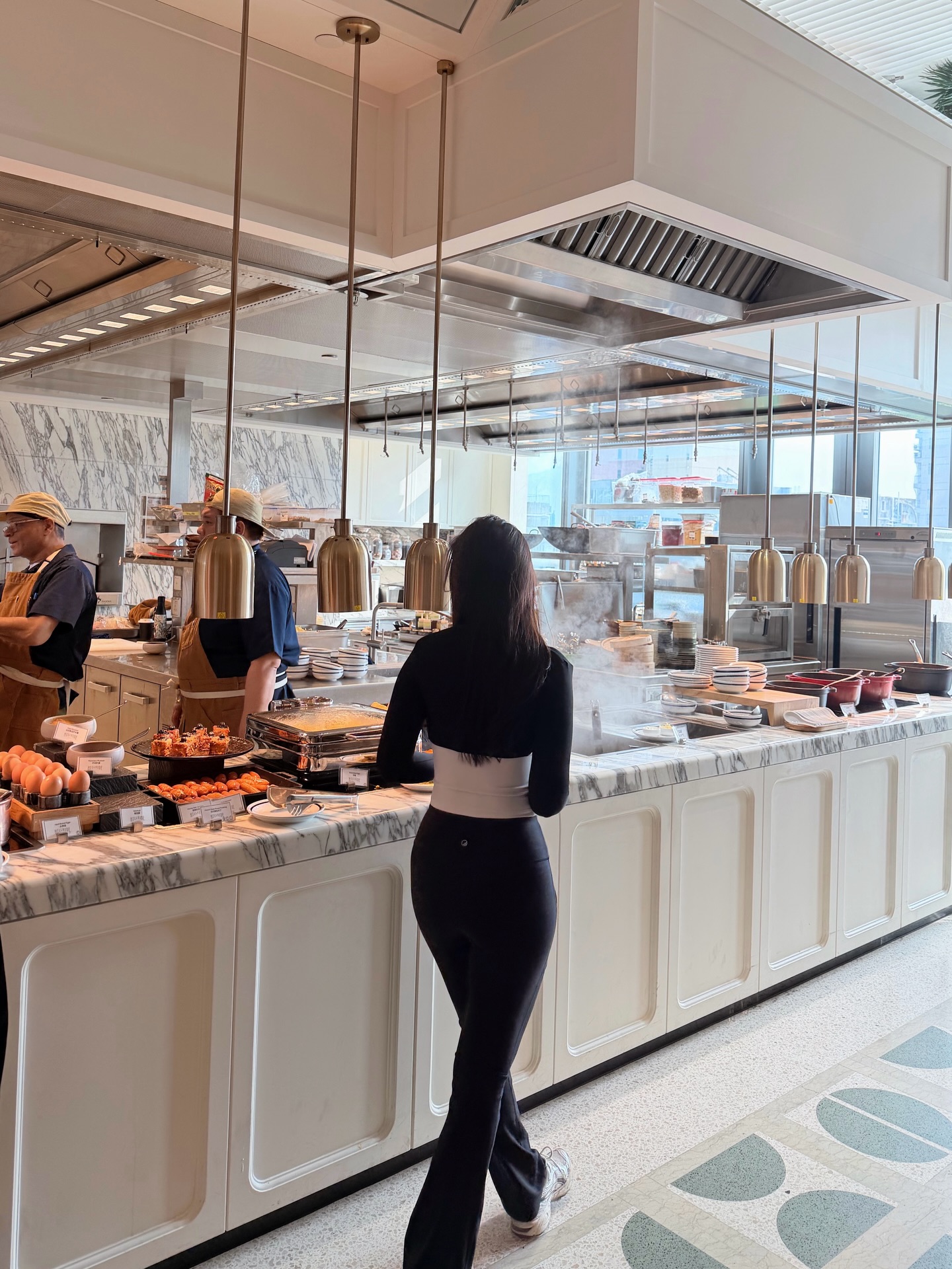 บัว - นลินทิพย์ สกุลอ่องอำไพ