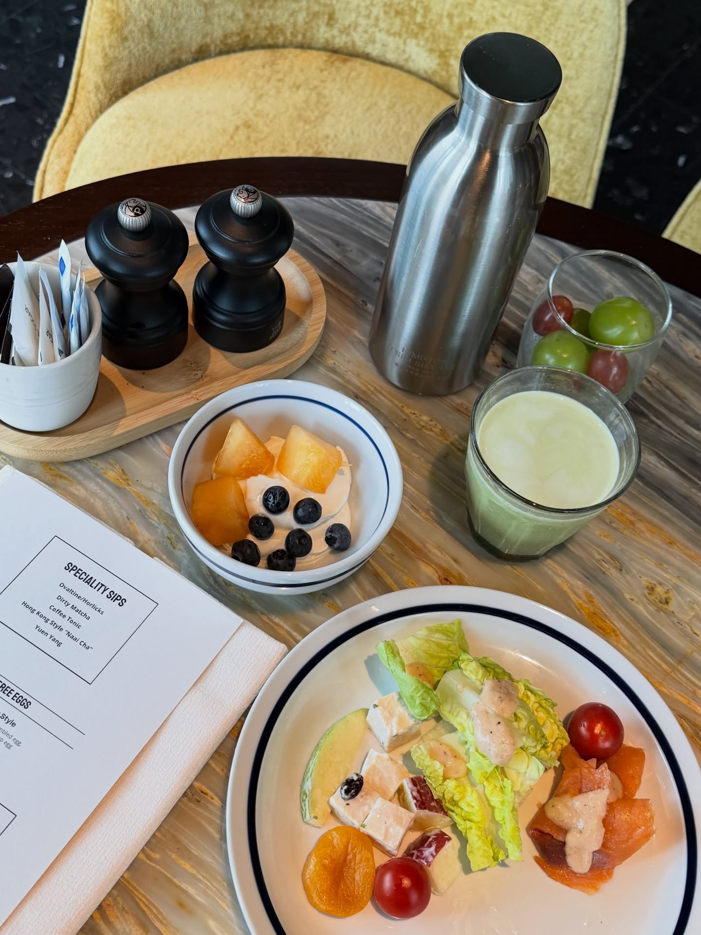 บัว - นลินทิพย์ สกุลอ่องอำไพ