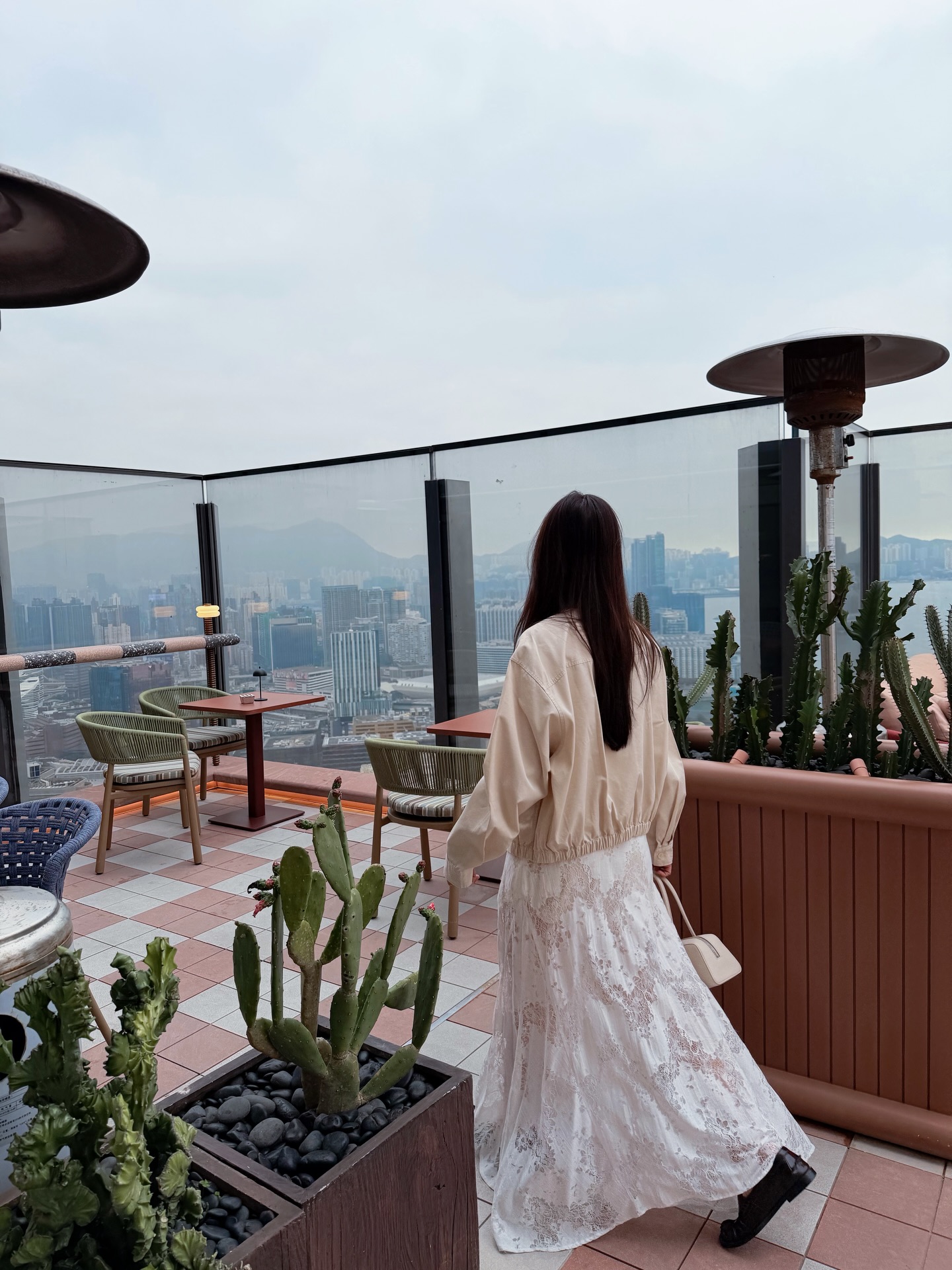 บัว - นลินทิพย์ สกุลอ่องอำไพ