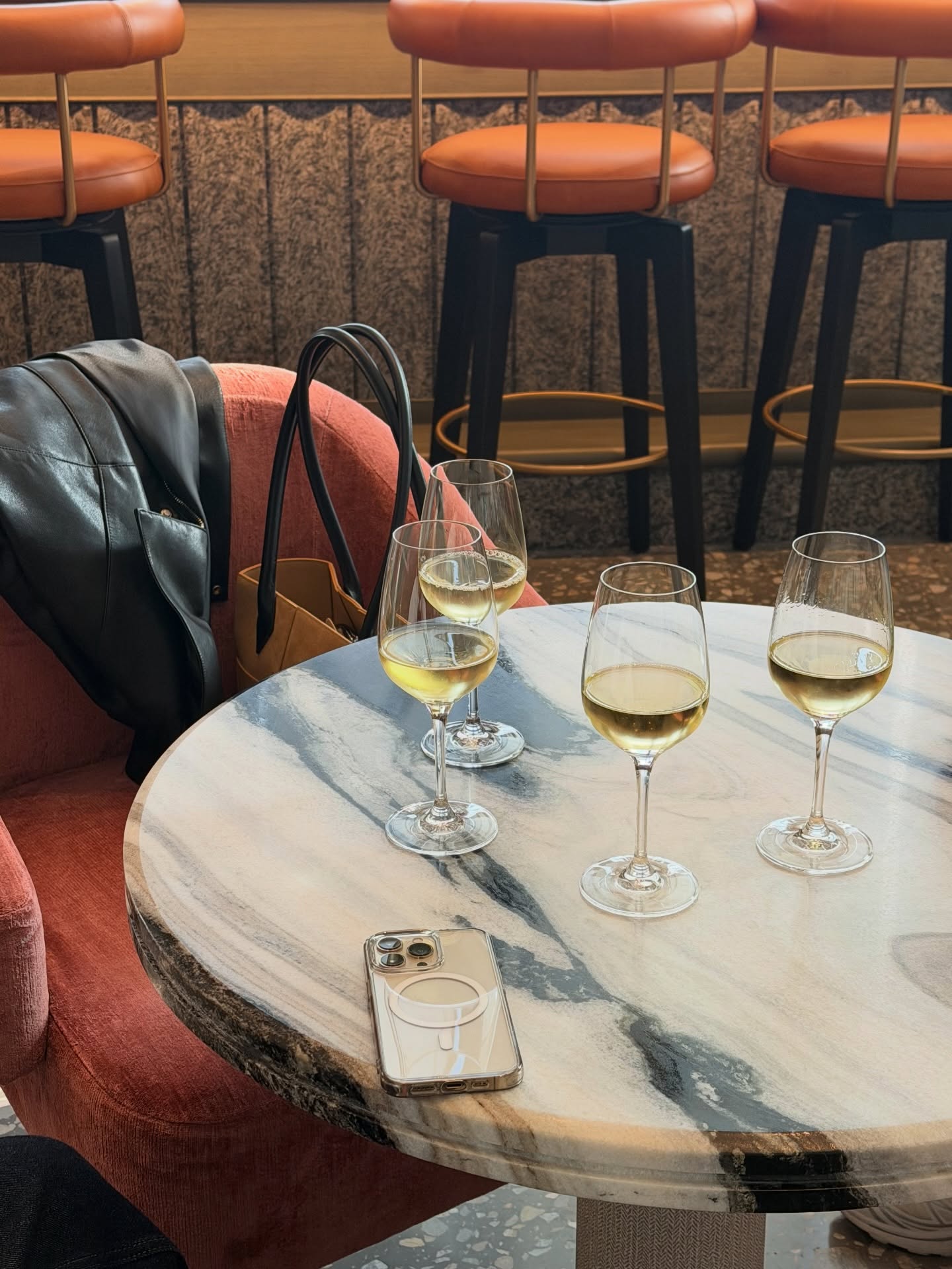 บัว - นลินทิพย์ สกุลอ่องอำไพ