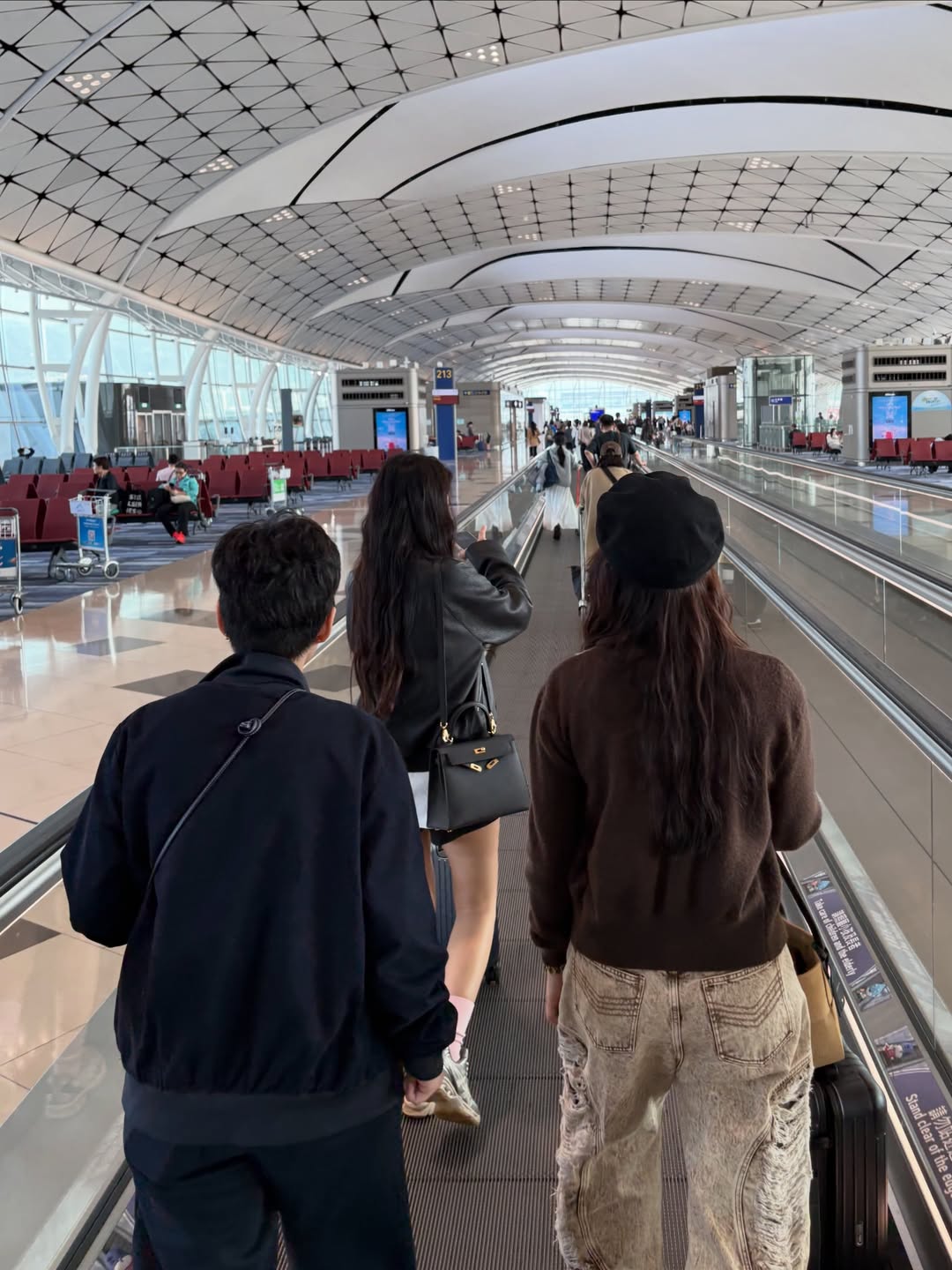 บัว - นลินทิพย์ สกุลอ่องอำไพ