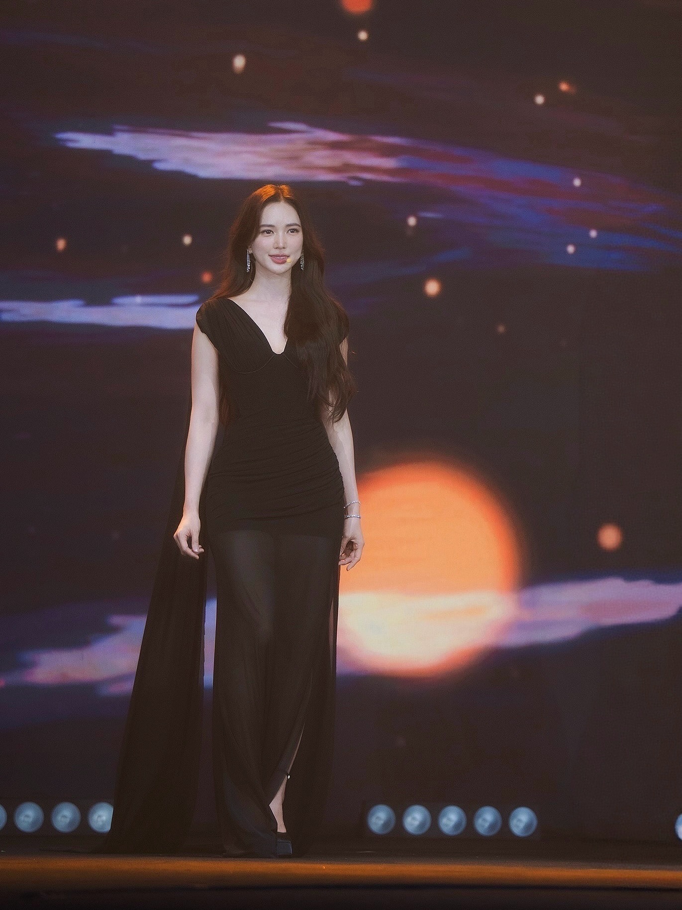 บัว - นลินทิพย์ สกุลอ่องอำไพ