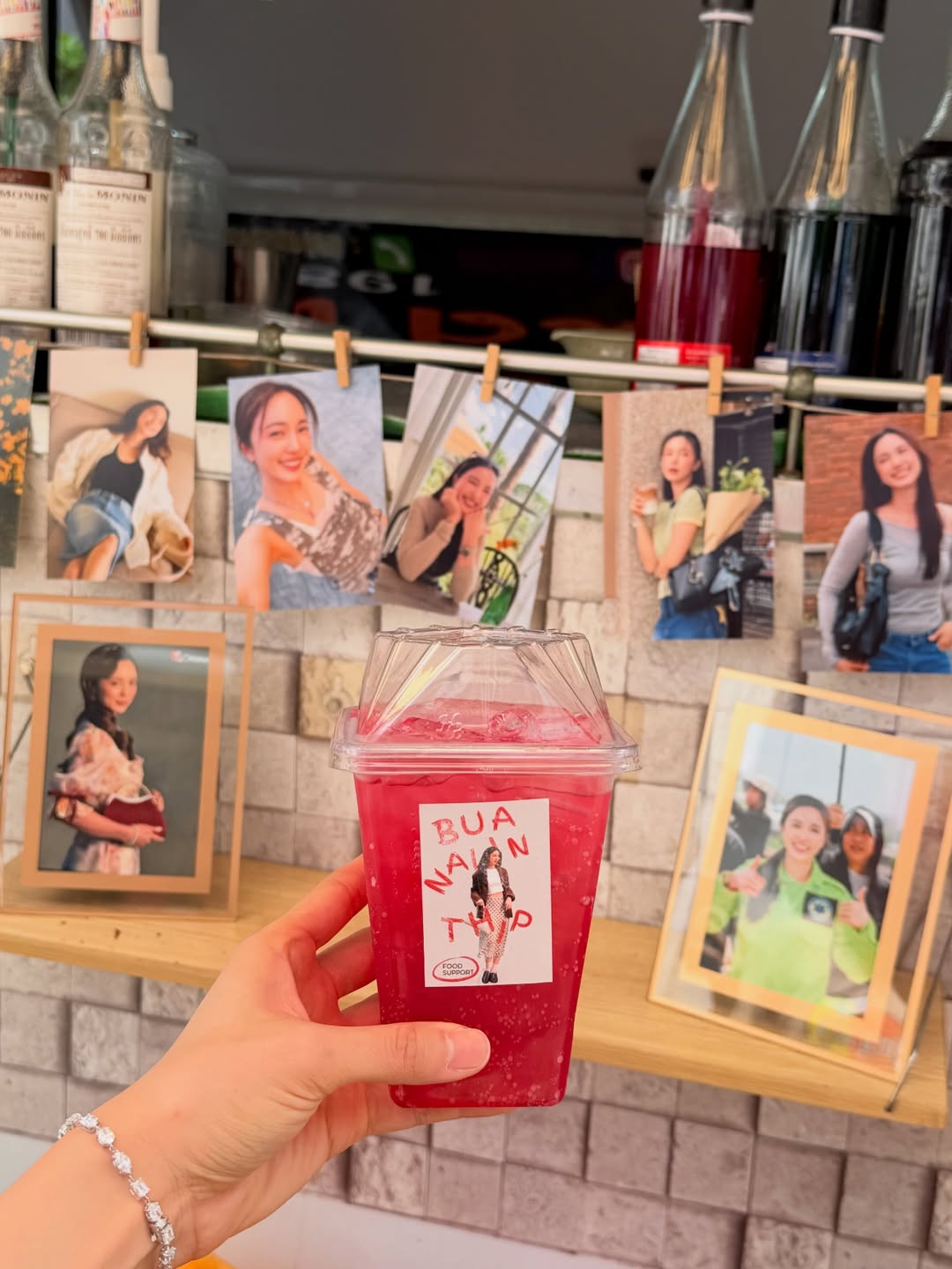 บัว - นลินทิพย์ สกุลอ่องอำไพ