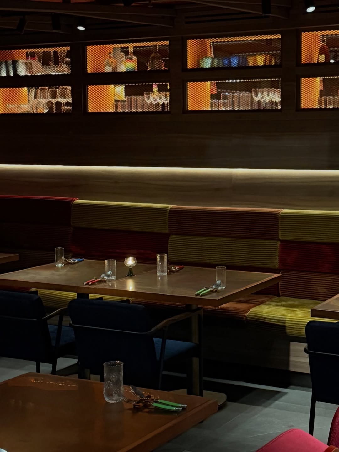 บัว - นลินทิพย์ สกุลอ่องอำไพ