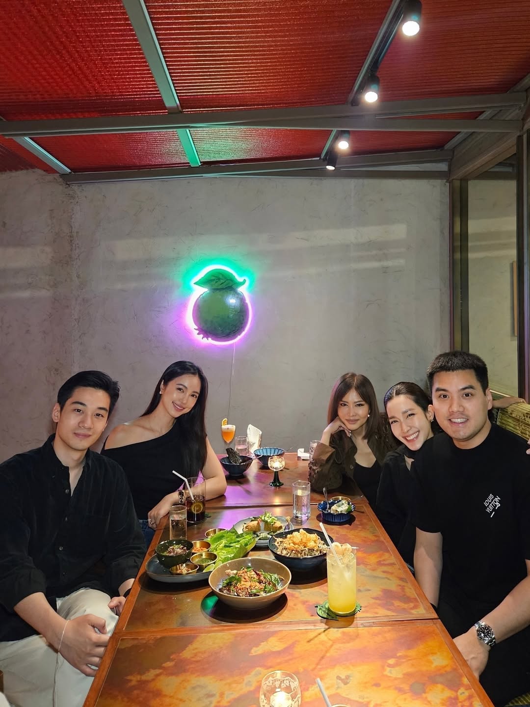 บัว - นลินทิพย์ สกุลอ่องอำไพ