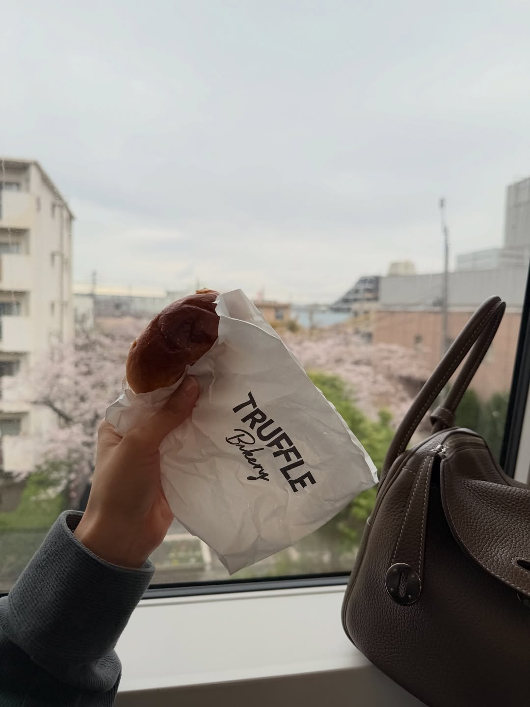 บัว - นลินทิพย์ สกุลอ่องอำไพ