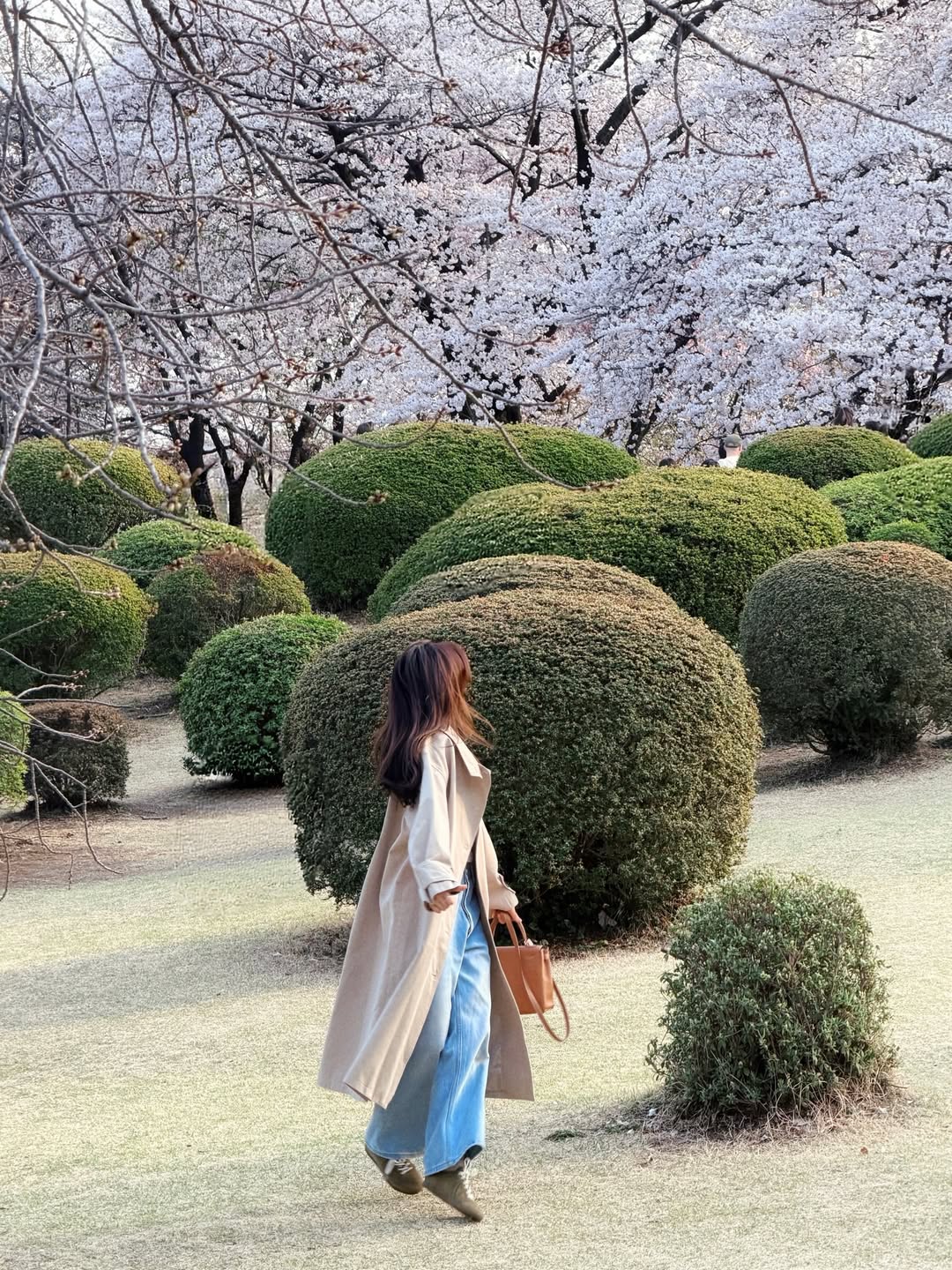 บัว - นลินทิพย์ สกุลอ่องอำไพ