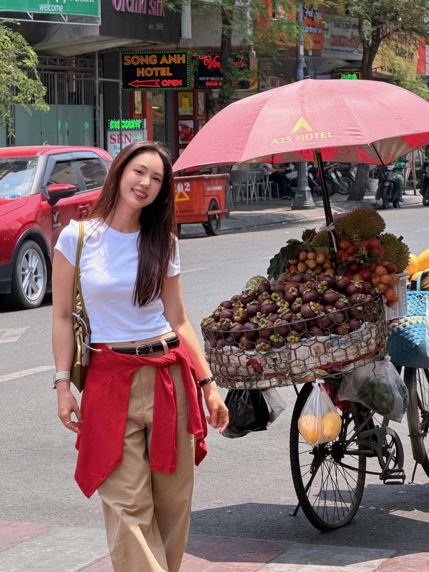 บัว - นลินทิพย์ สกุลอ่องอำไพ