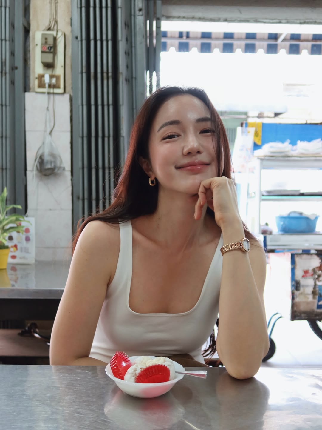 บัว - นลินทิพย์ สกุลอ่องอำไพ