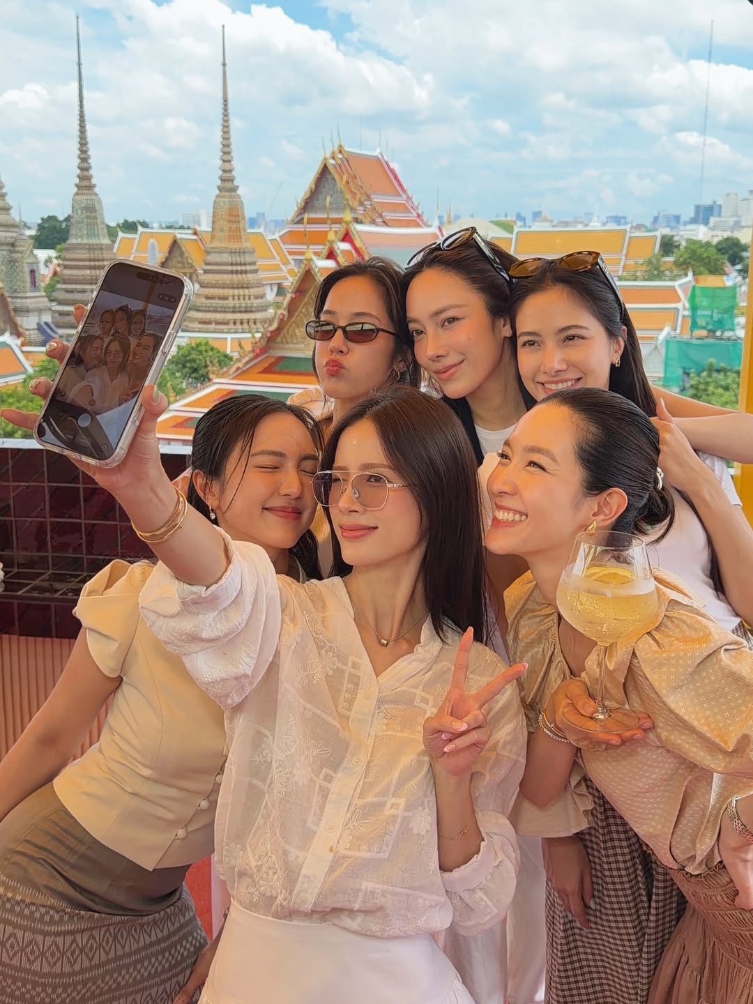 บัว - นลินทิพย์ สกุลอ่องอำไพ