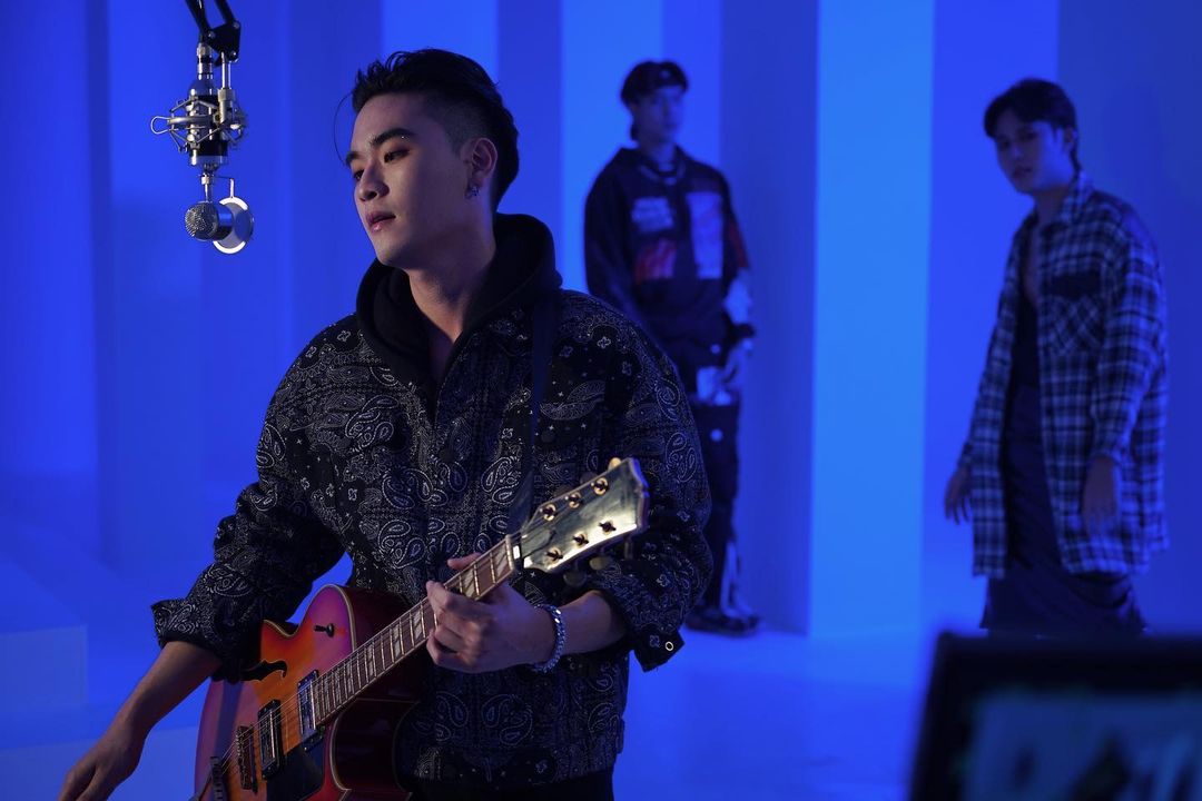เล - ทะเล สงวนดีกุล