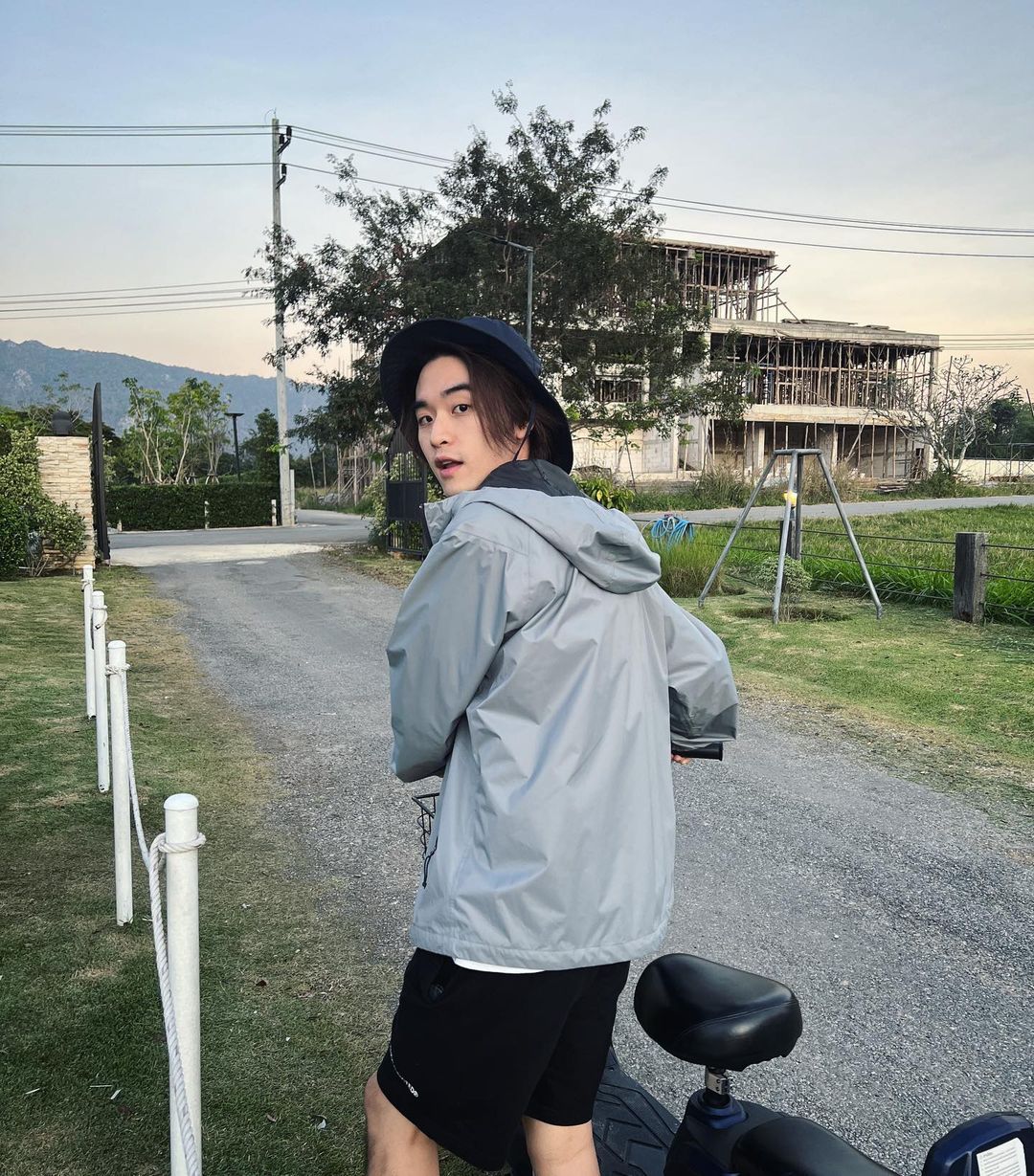เล - ทะเล สงวนดีกุล