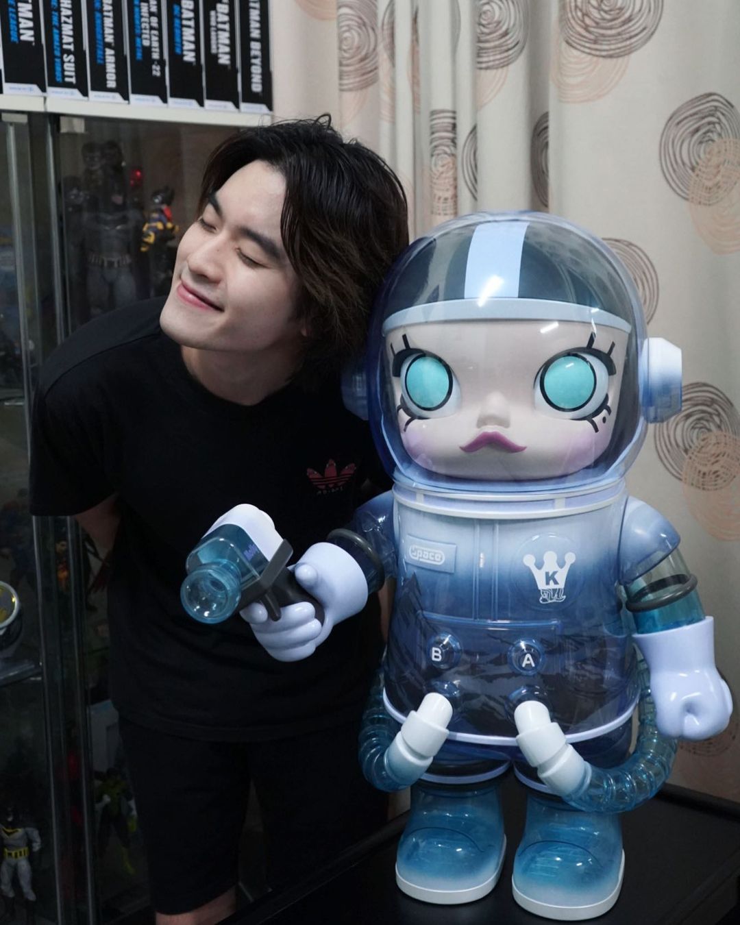 เล - ทะเล สงวนดีกุล