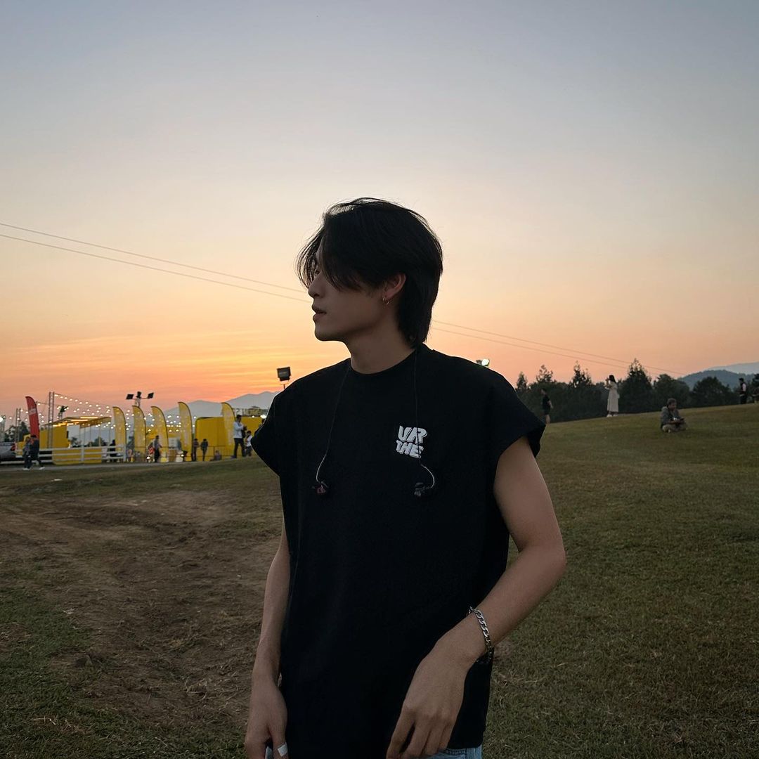 เล - ทะเล สงวนดีกุล