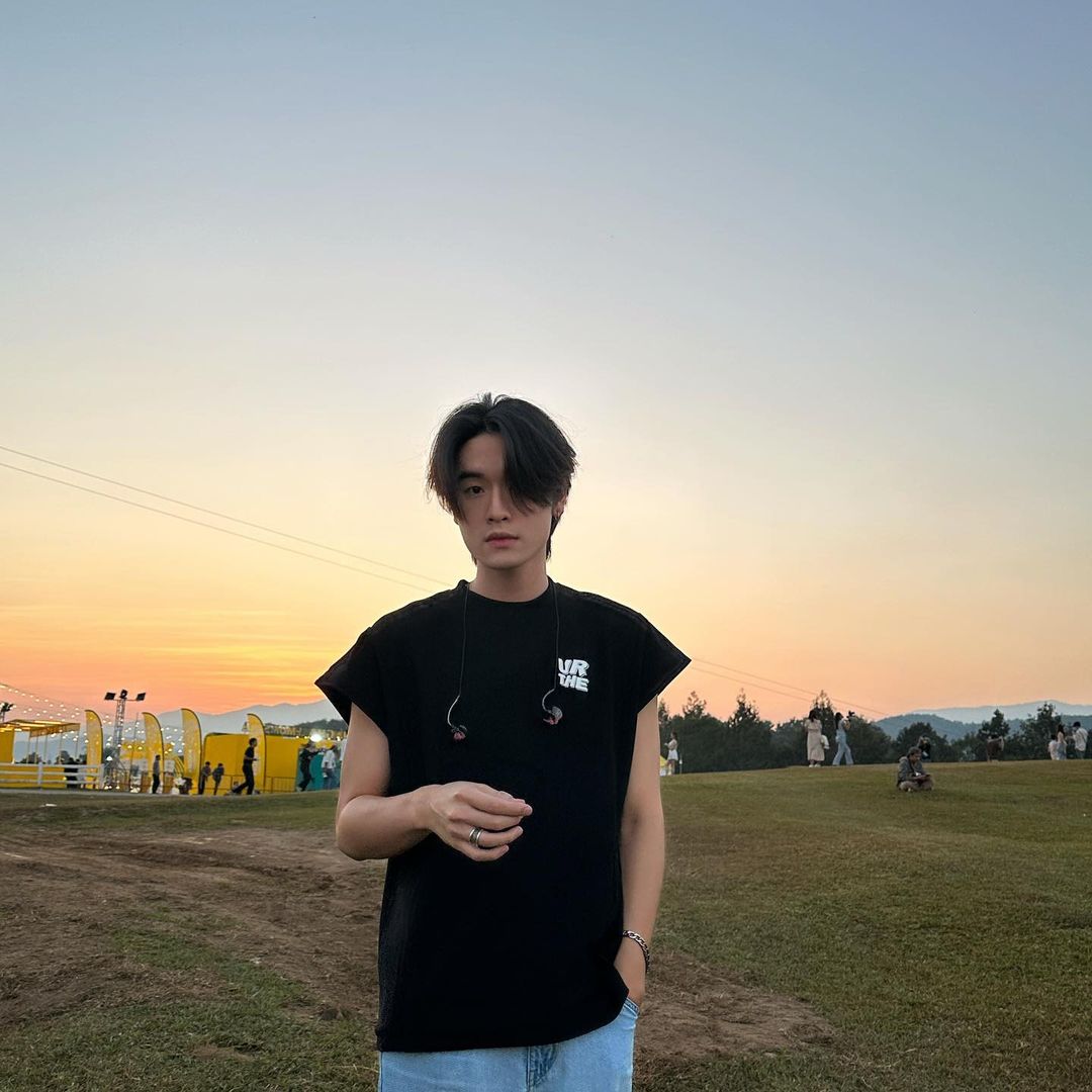 เล - ทะเล สงวนดีกุล