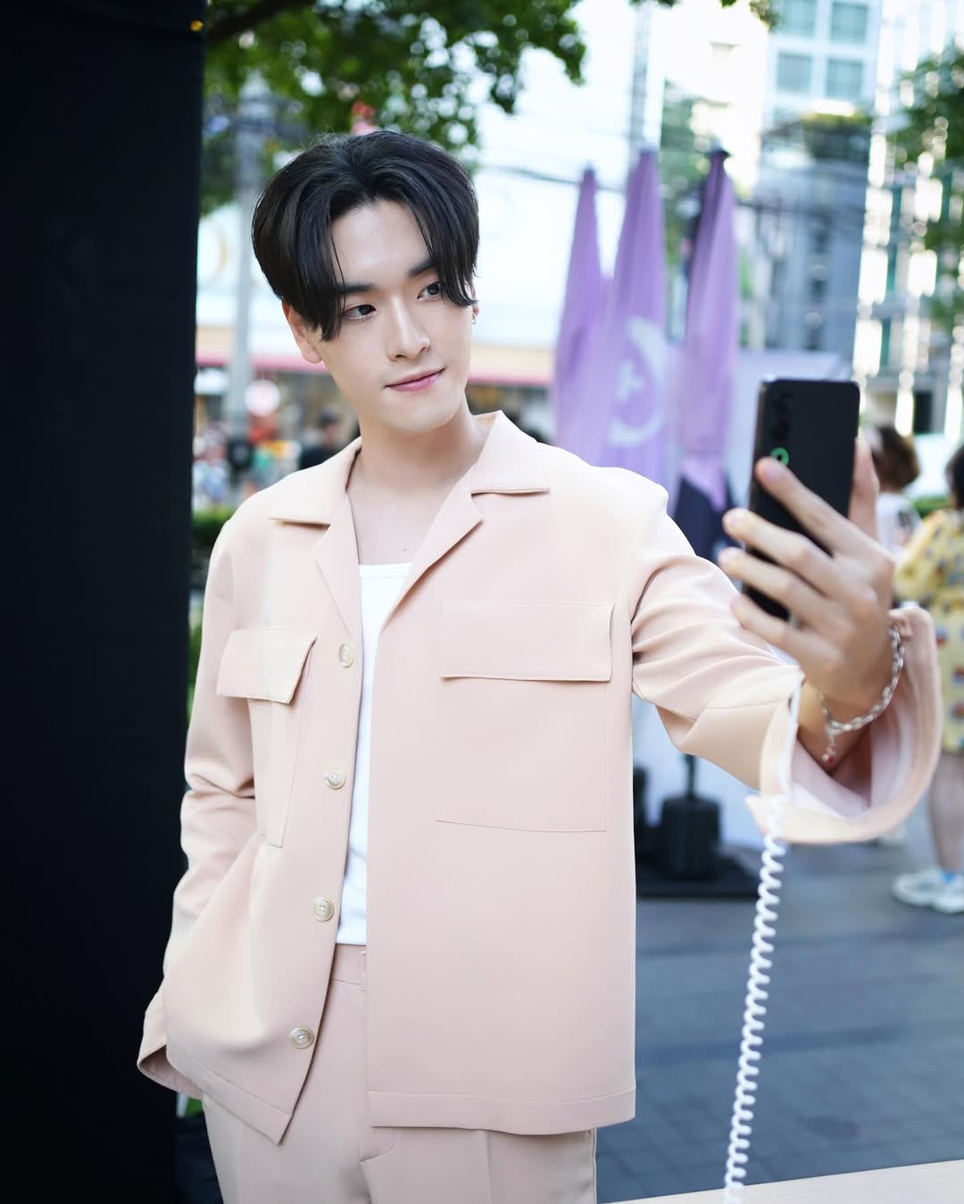 เล - ทะเล สงวนดีกุล
