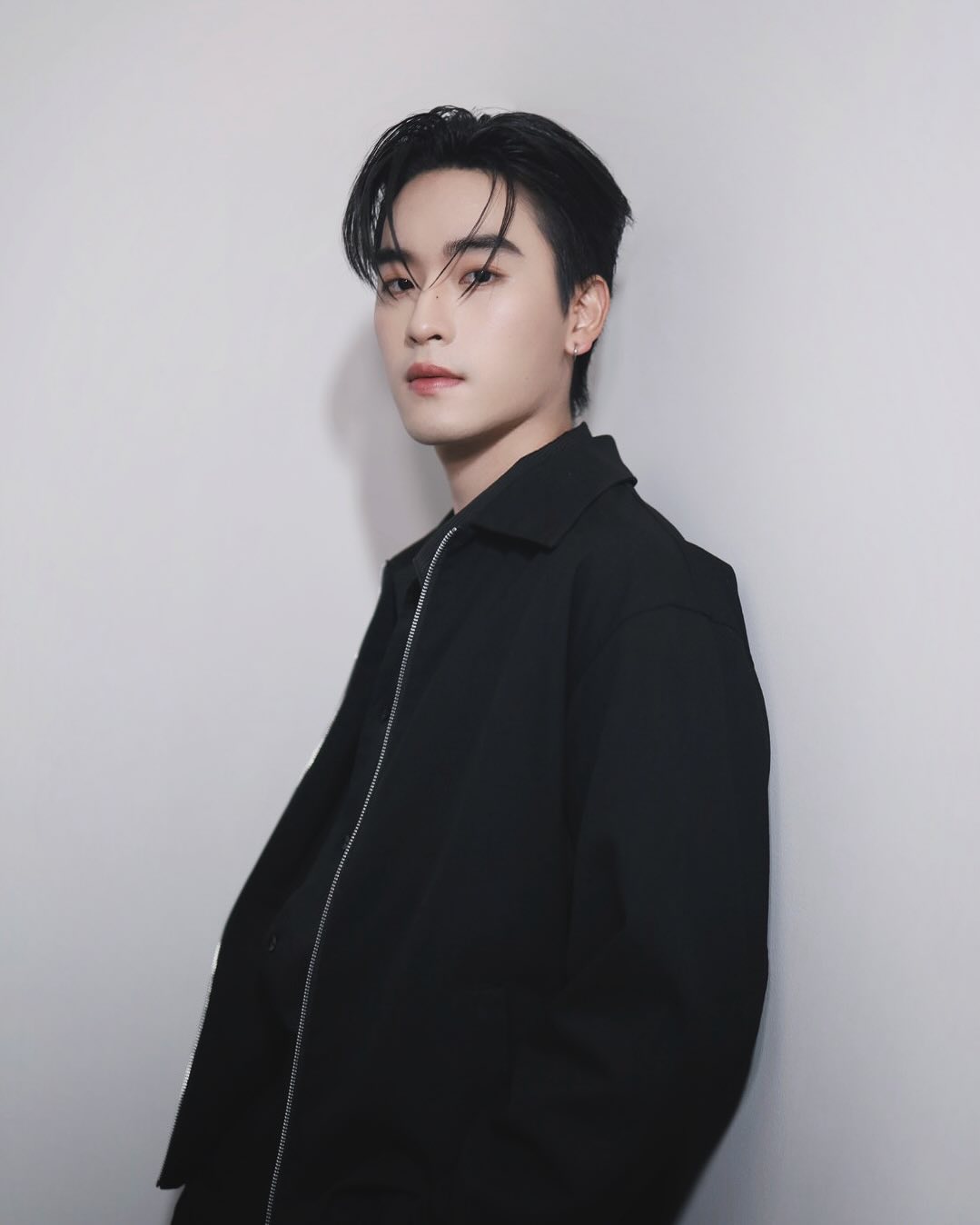 เล - ทะเล สงวนดีกุล