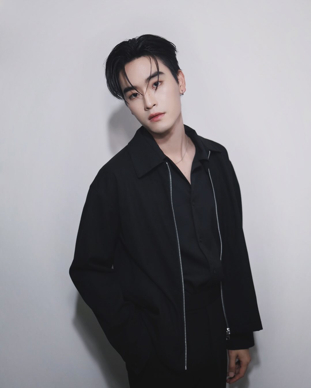 เล - ทะเล สงวนดีกุล