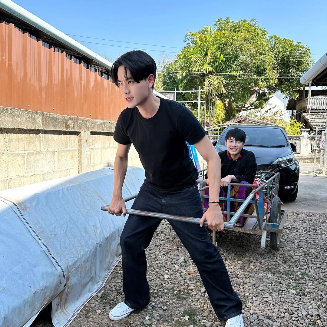 เล - ทะเล สงวนดีกุล