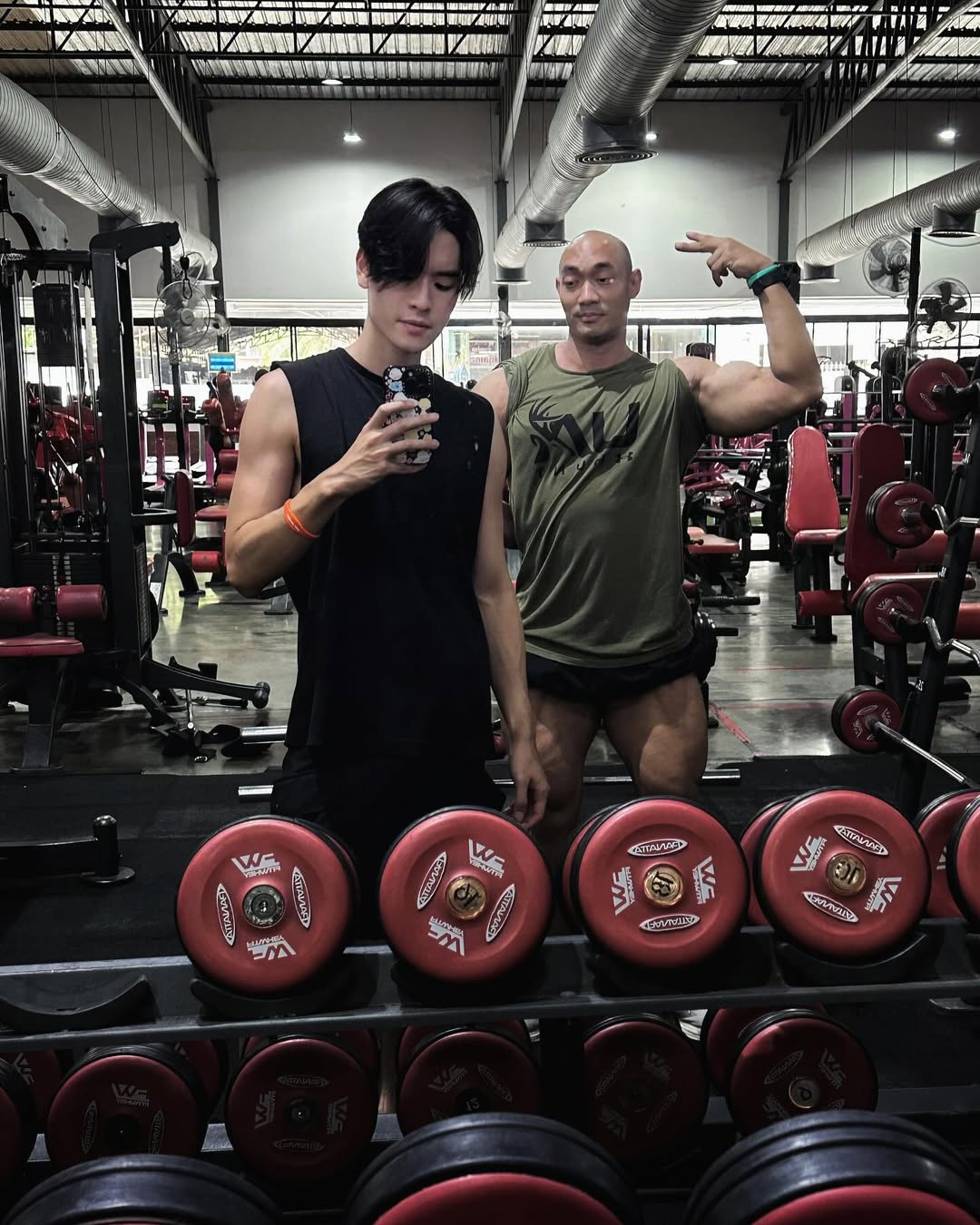 เล - ทะเล สงวนดีกุล
