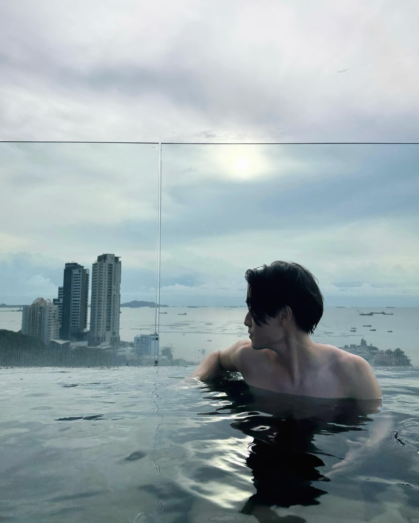 เล - ทะเล สงวนดีกุล