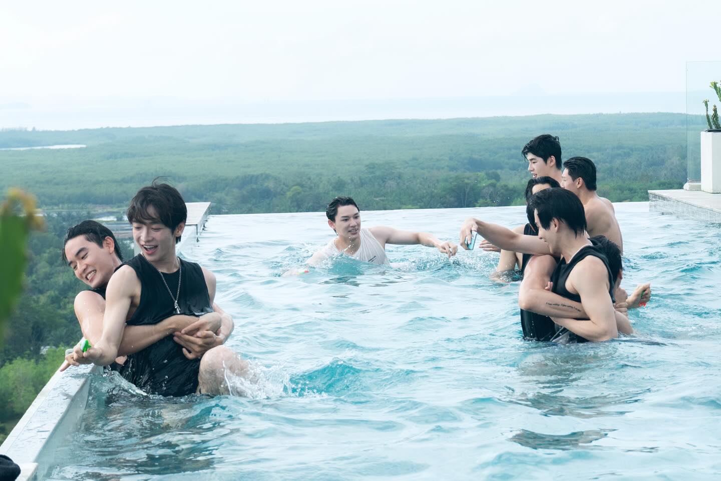 เล - ทะเล สงวนดีกุล