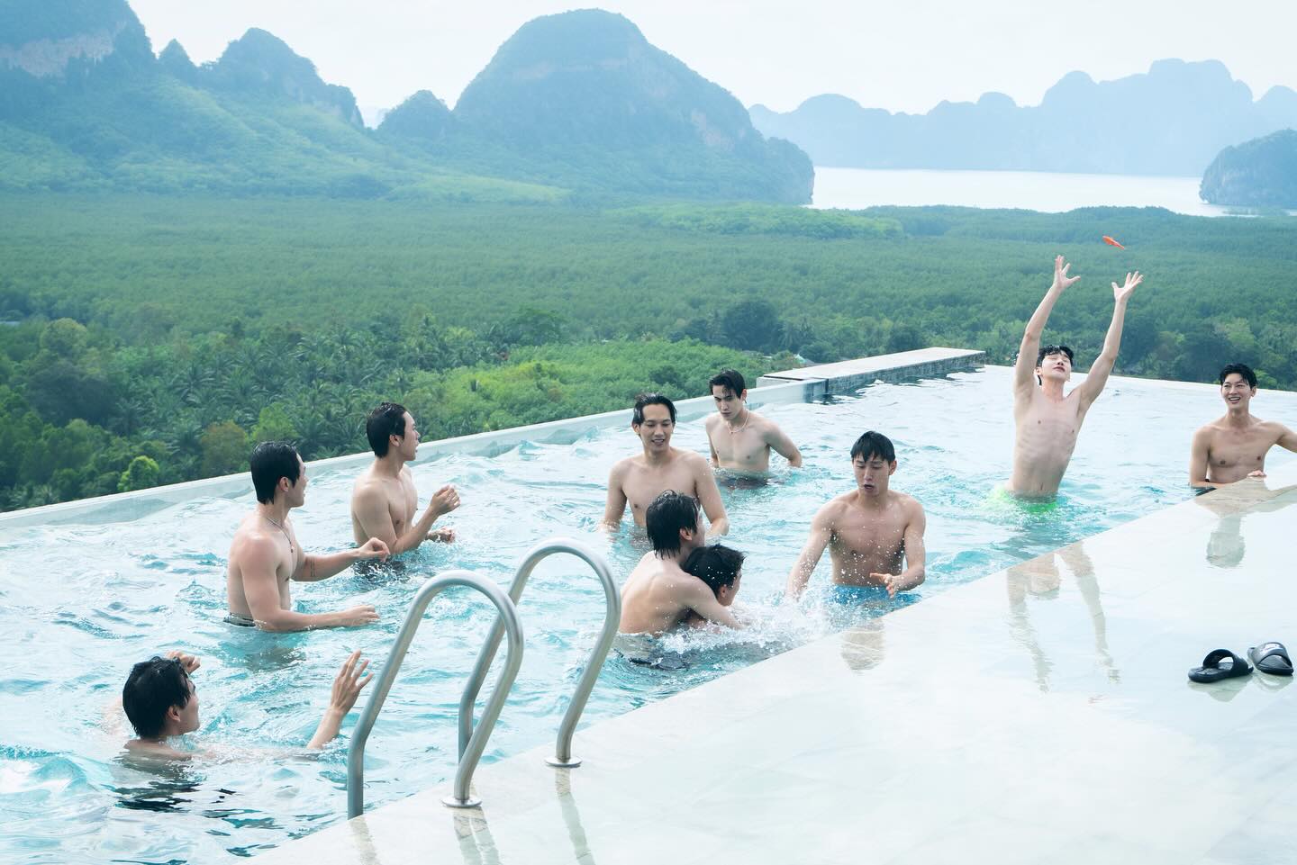 เล - ทะเล สงวนดีกุล