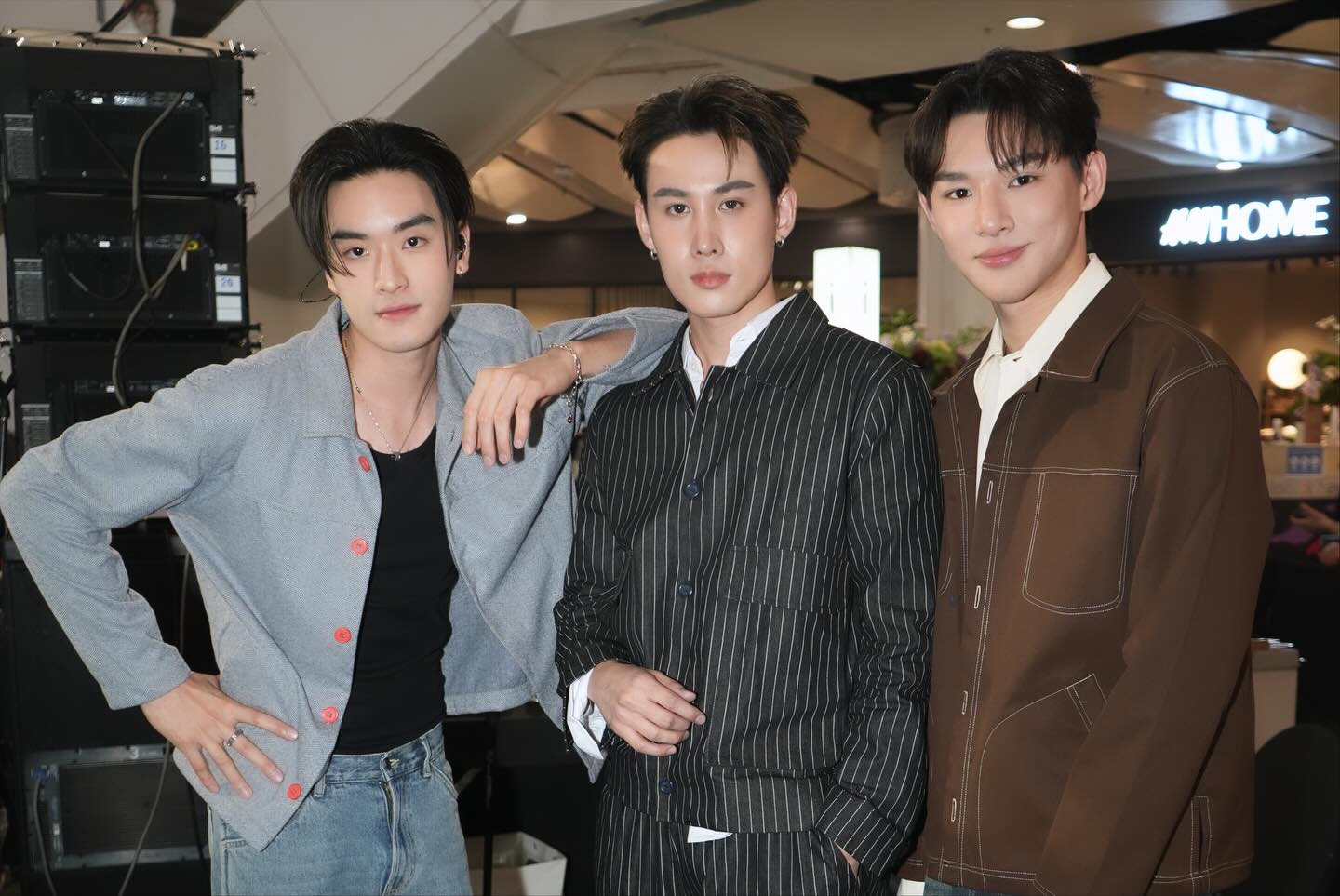 เล - ทะเล สงวนดีกุล