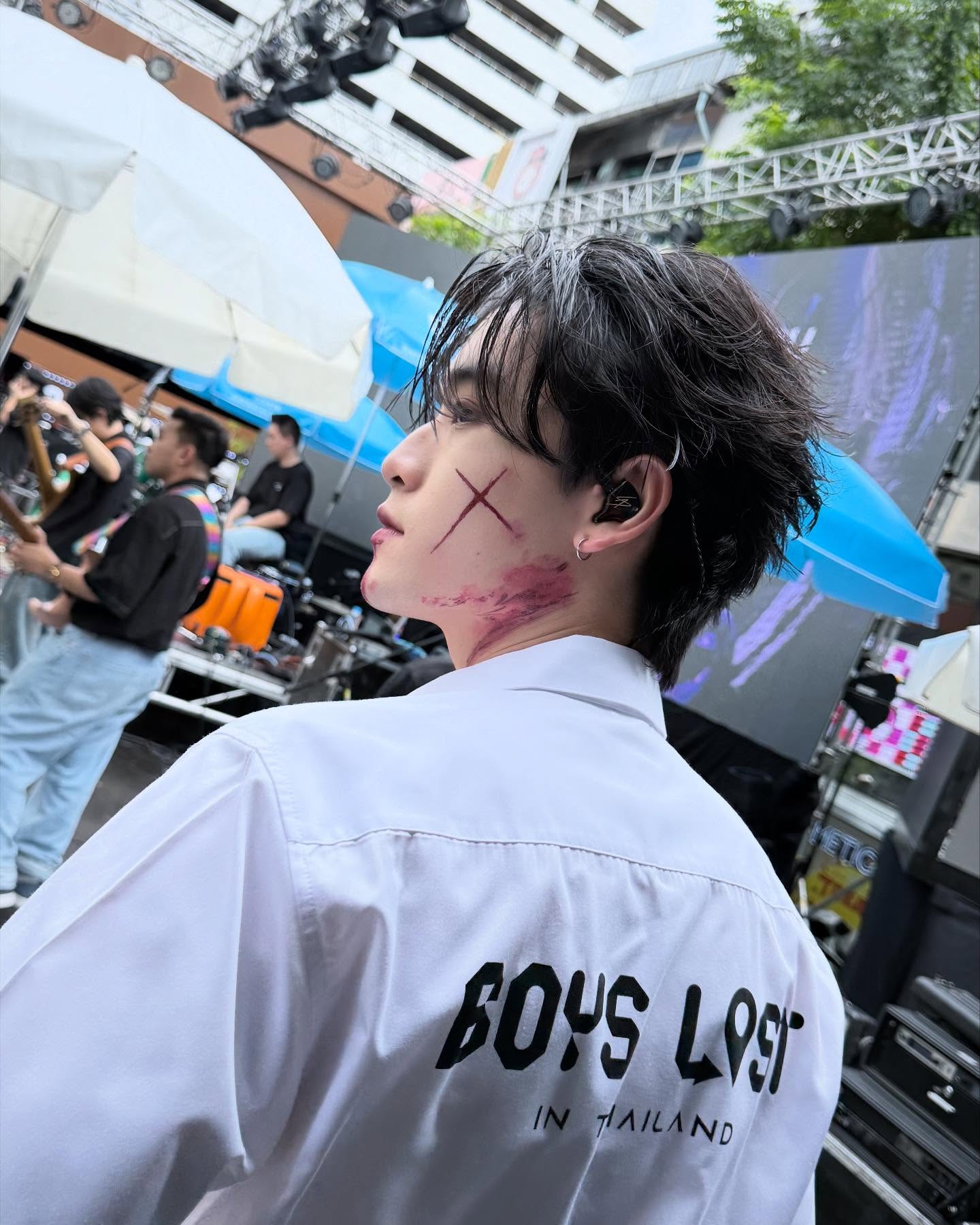 เล - ทะเล สงวนดีกุล